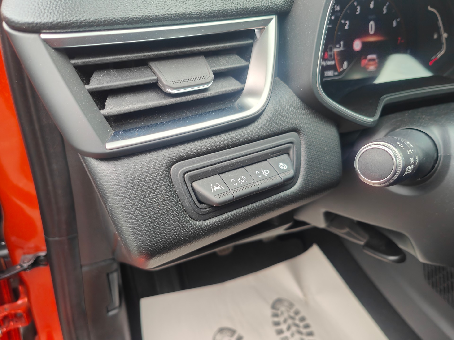 RENAULT Clio 1.0 Intens-image-10