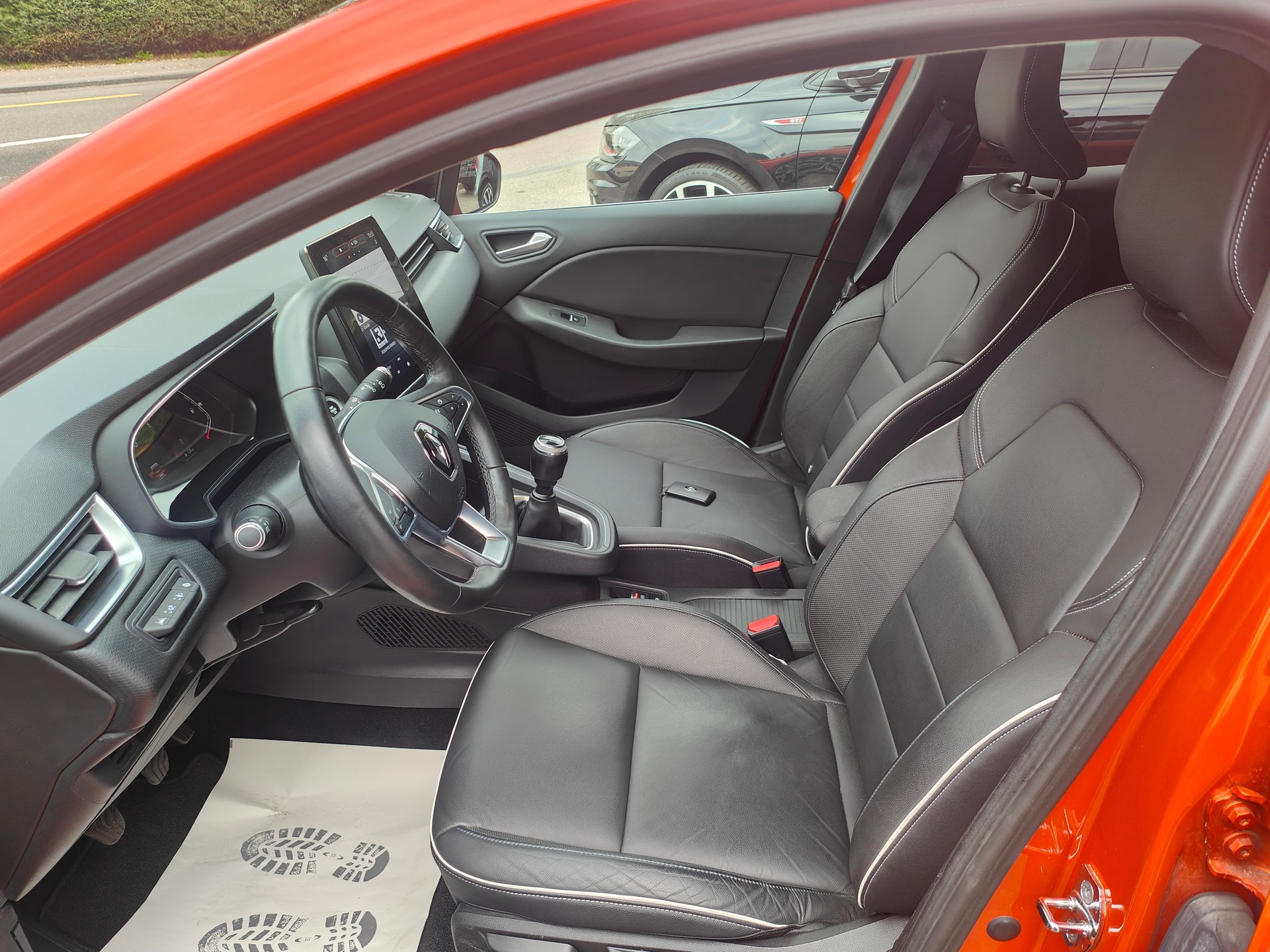 RENAULT Clio 1.0 Intens-image-6