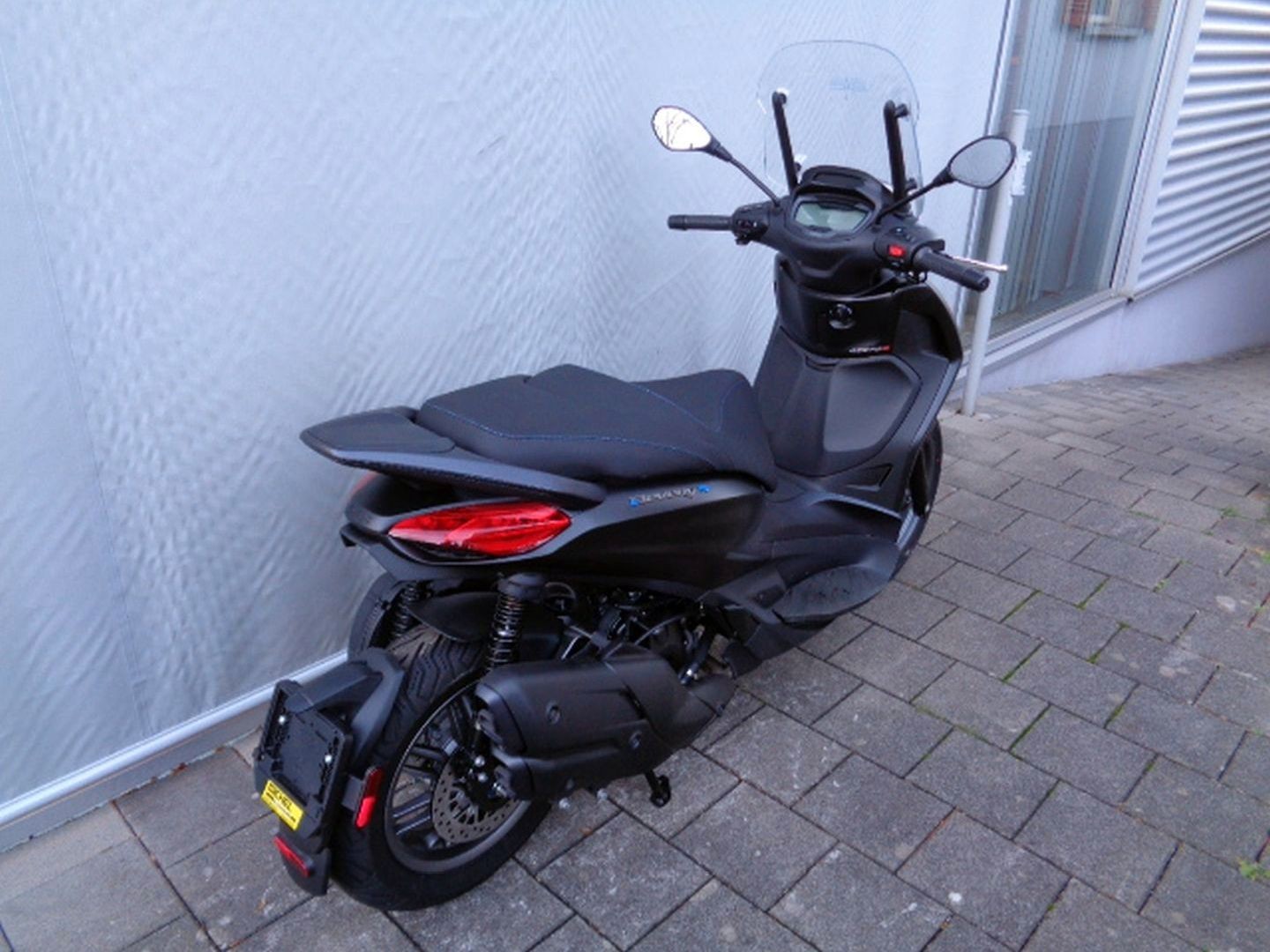 PIAGGIO BEVERLY 400 HPE-image-5