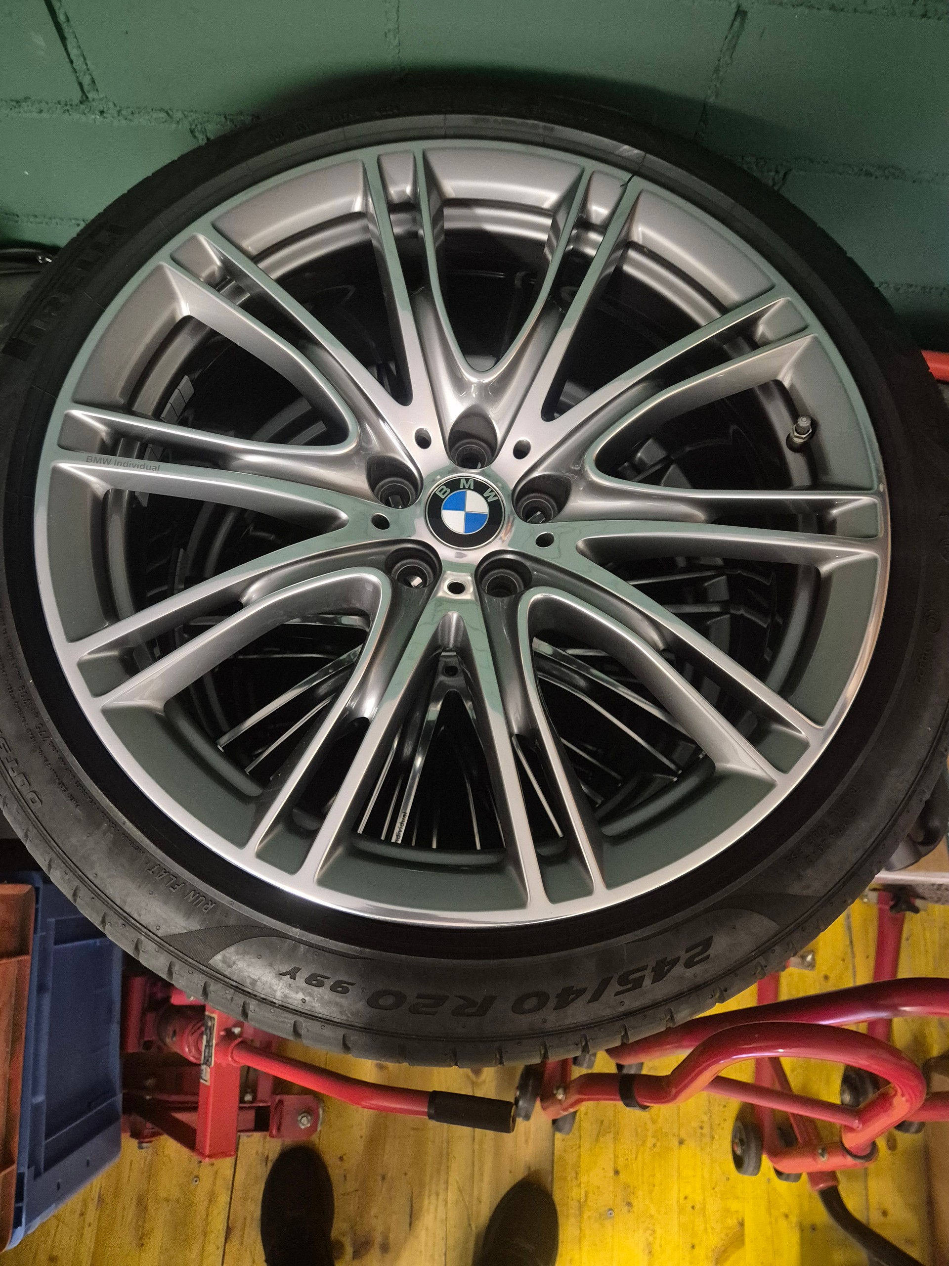 BMW 750i xDrive Steptronic-image-8