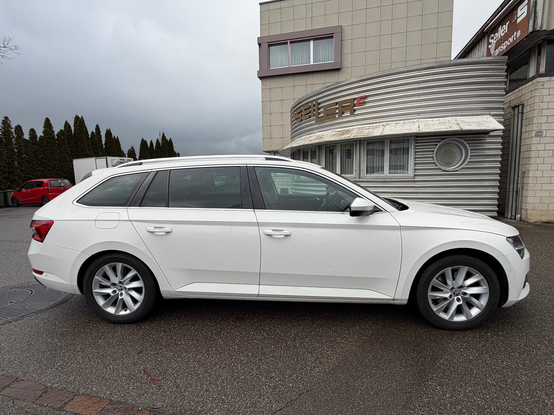 SKODA Superb Combi 2.0 TDi Style DSG-image-4