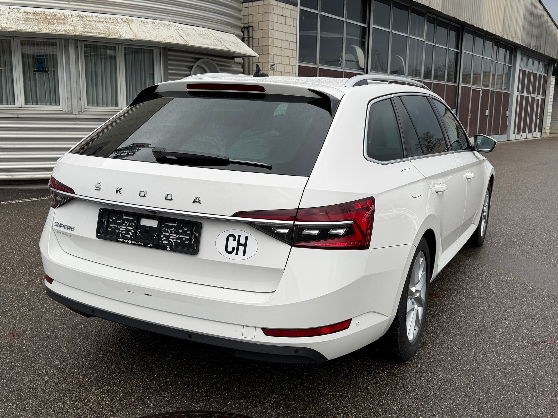 SKODA Superb Combi 2.0 TDi Style DSG-image-5