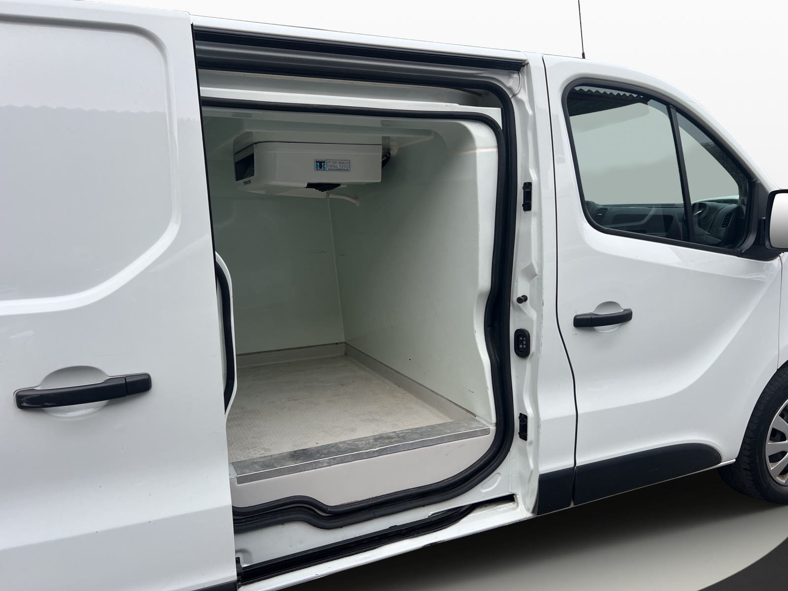RENAULT Trafic 1.6 ENERGY dCi 95 3.0t Busin.L1H1 Pro+Kühl-image-13
