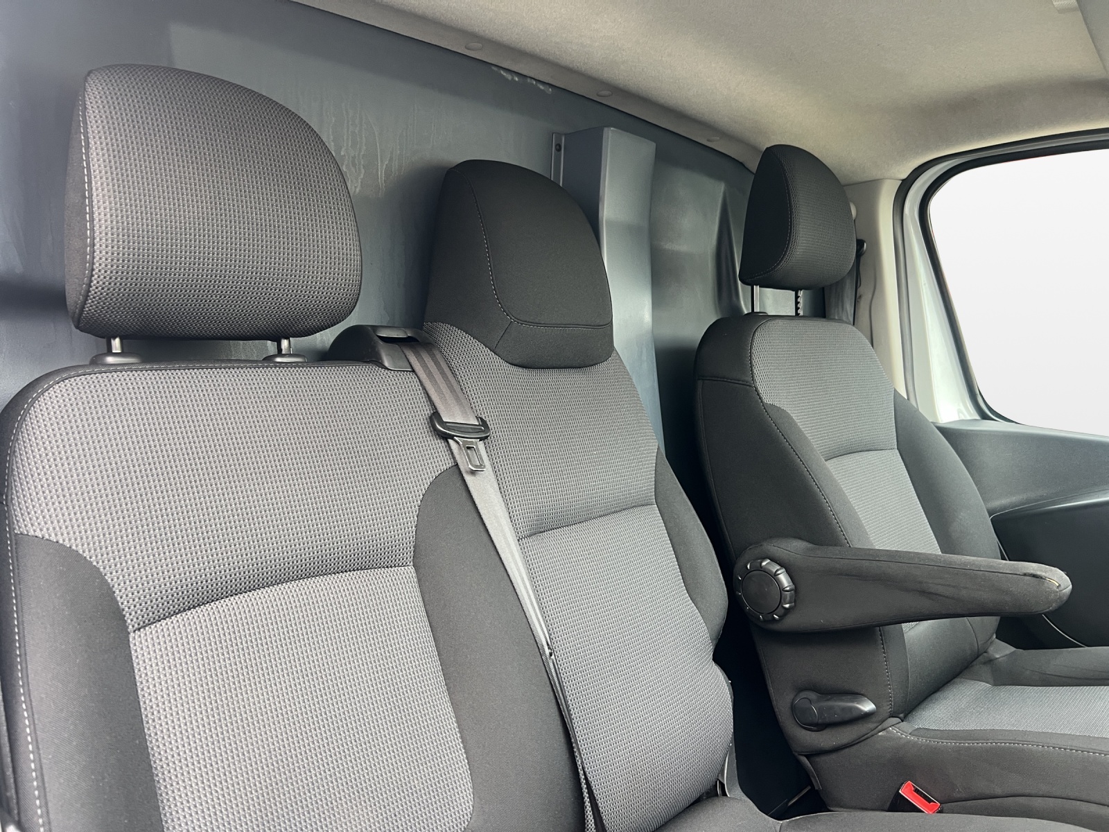 RENAULT Trafic 1.6 ENERGY dCi 95 3.0t Busin.L1H1 Pro+Kühl-image-10