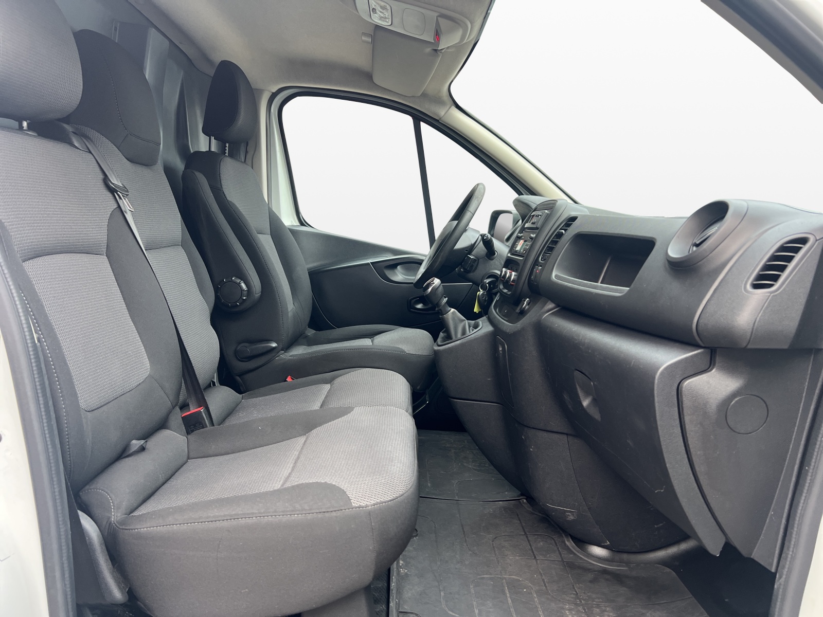 RENAULT Trafic 1.6 ENERGY dCi 95 3.0t Busin.L1H1 Pro+Kühl-image-9