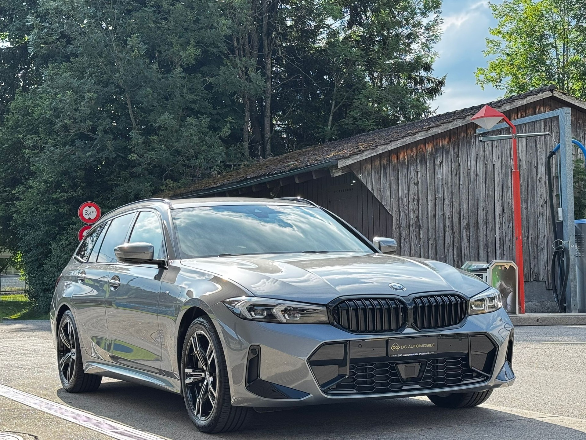 BMW 330i Touring xDrive Steptronic M Sport *Shadow-Line**Live Cockpit**245PS**Modell 2025*-showroom-element-2
