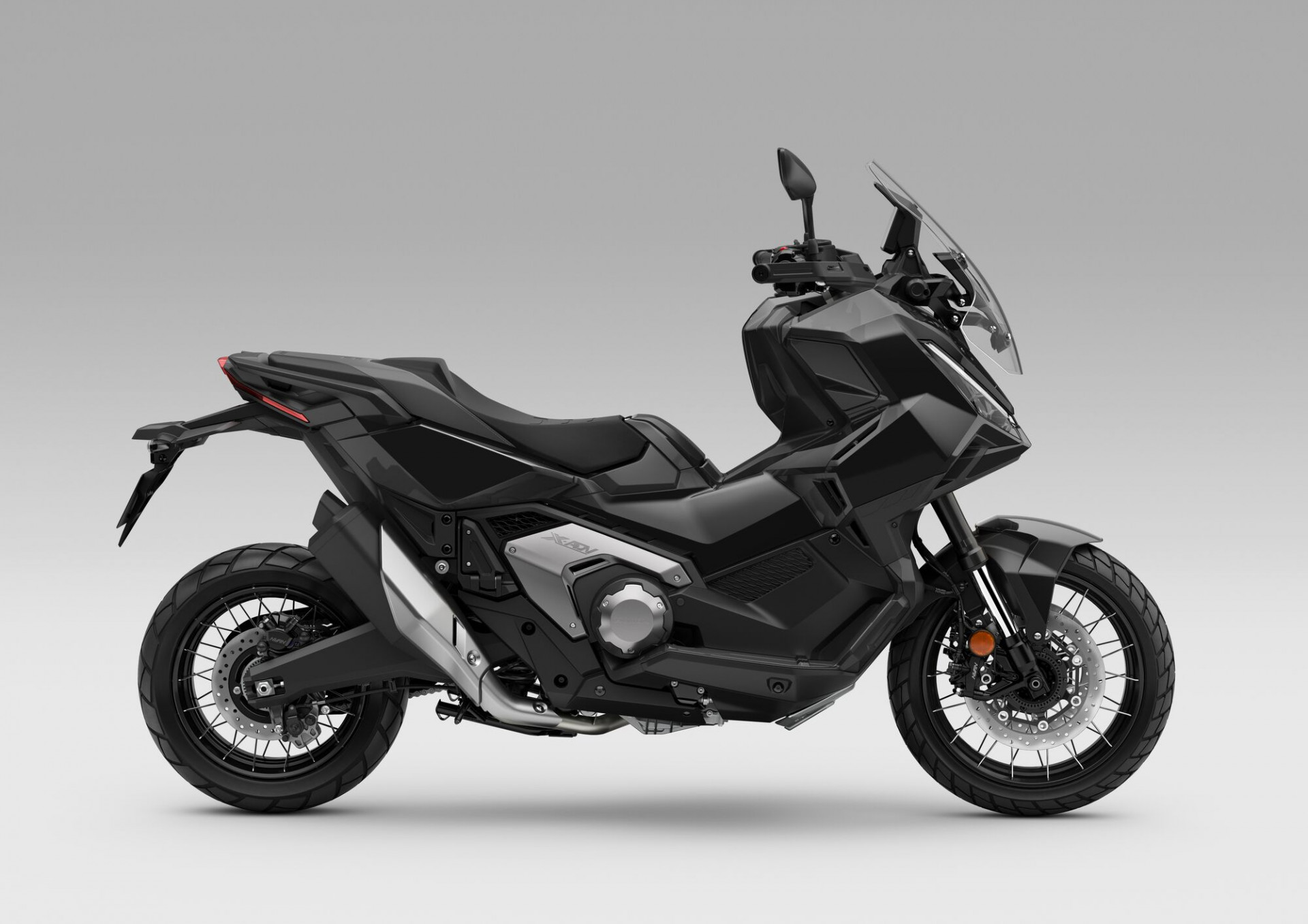 HONDA X-ADV 750-image-1