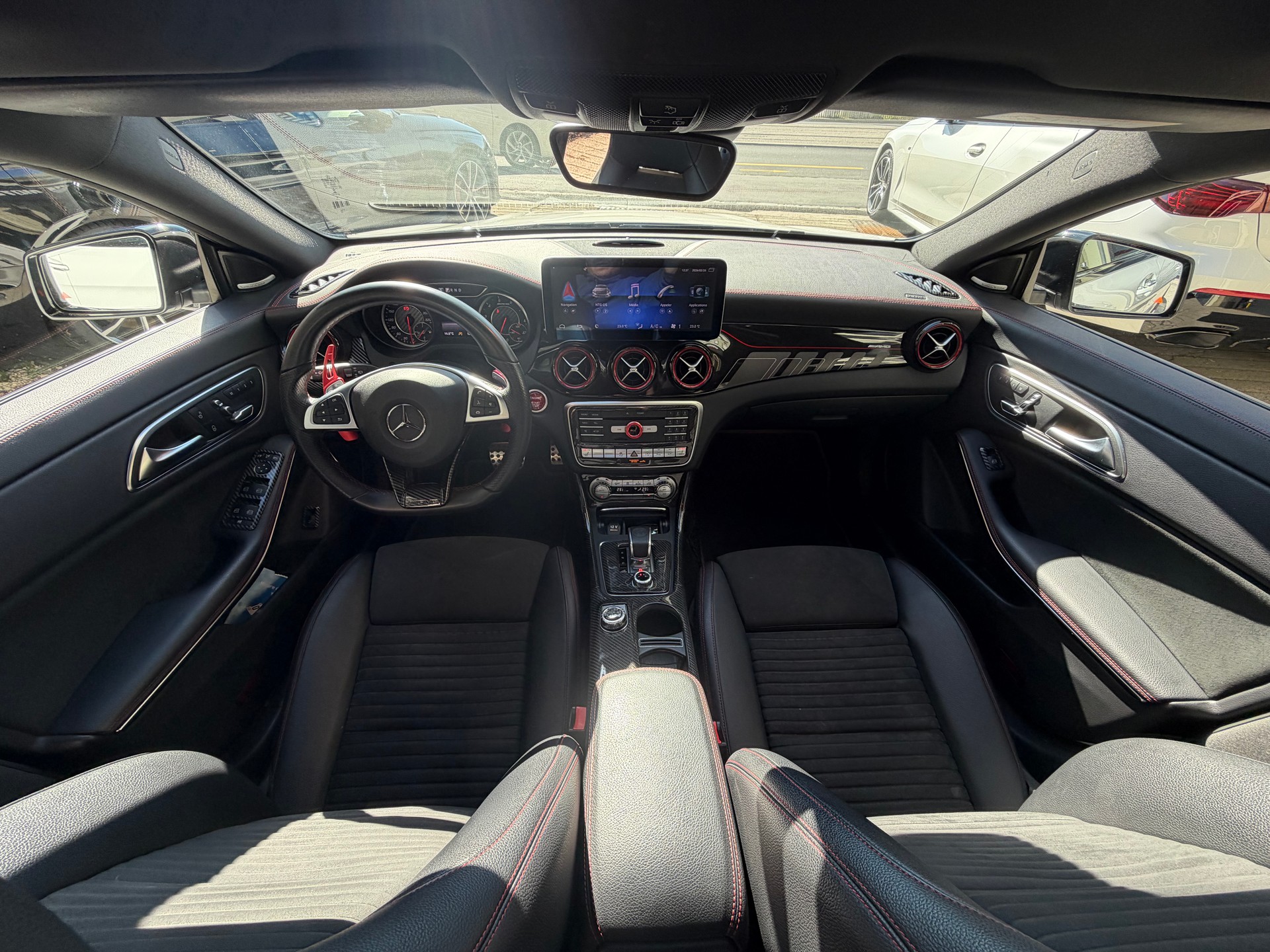 MERCEDES-BENZ CLA Shooting Brake 45 AMG 4Matic Speedshift-image-5