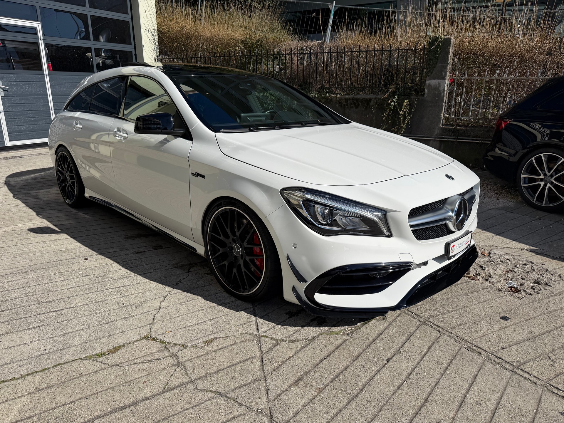 MERCEDES-BENZ CLA Shooting Brake 45 AMG 4Matic Speedshift-image-4