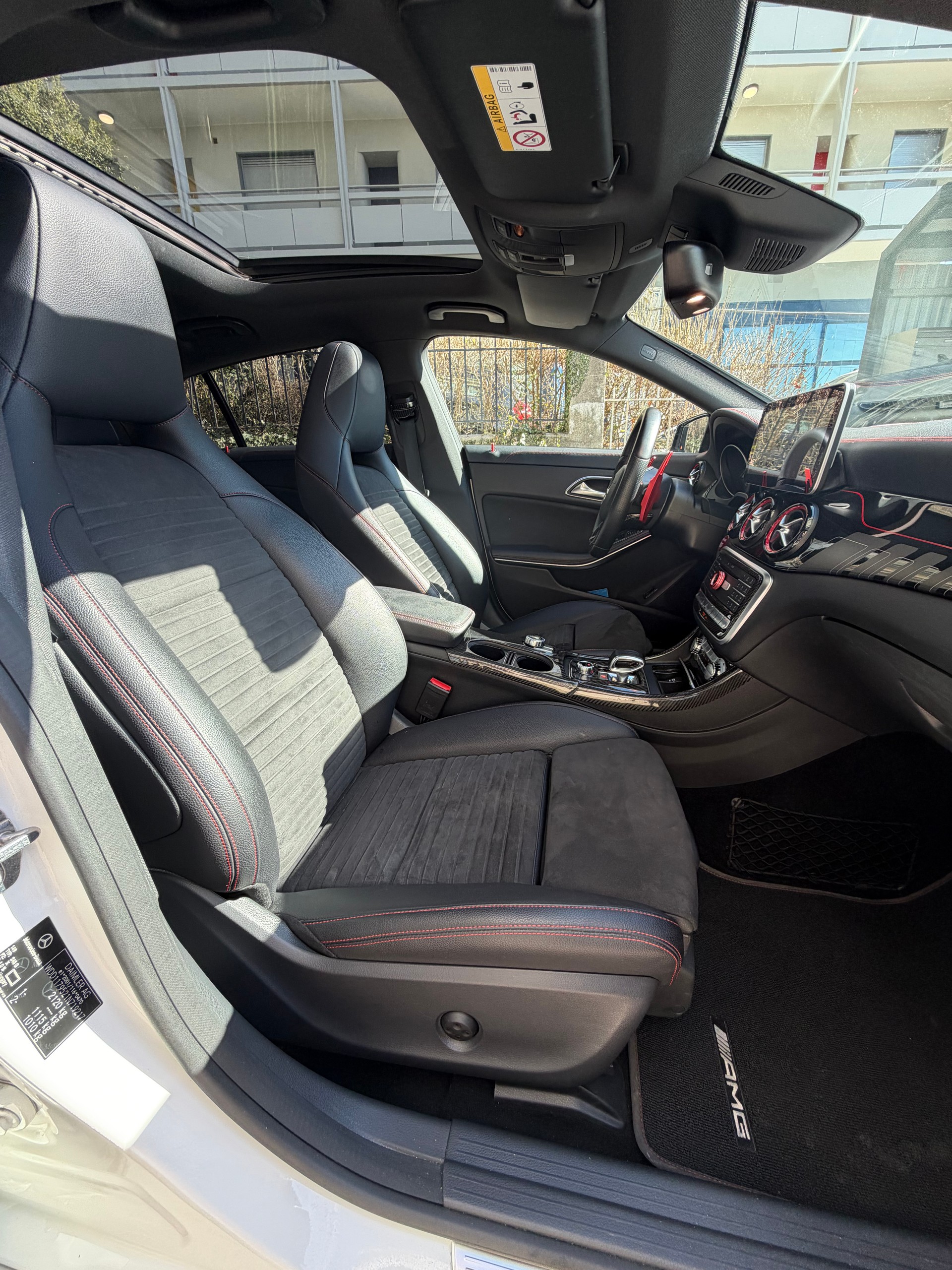MERCEDES-BENZ CLA Shooting Brake 45 AMG 4Matic Speedshift-image-6