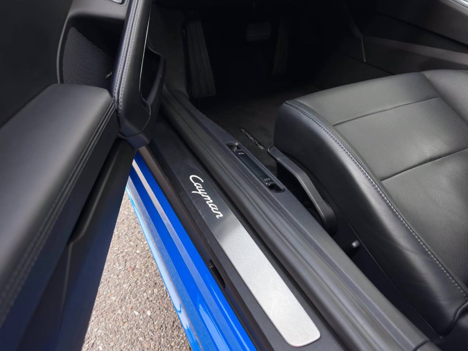PORSCHE 718 Cayman Style Edition-image-23