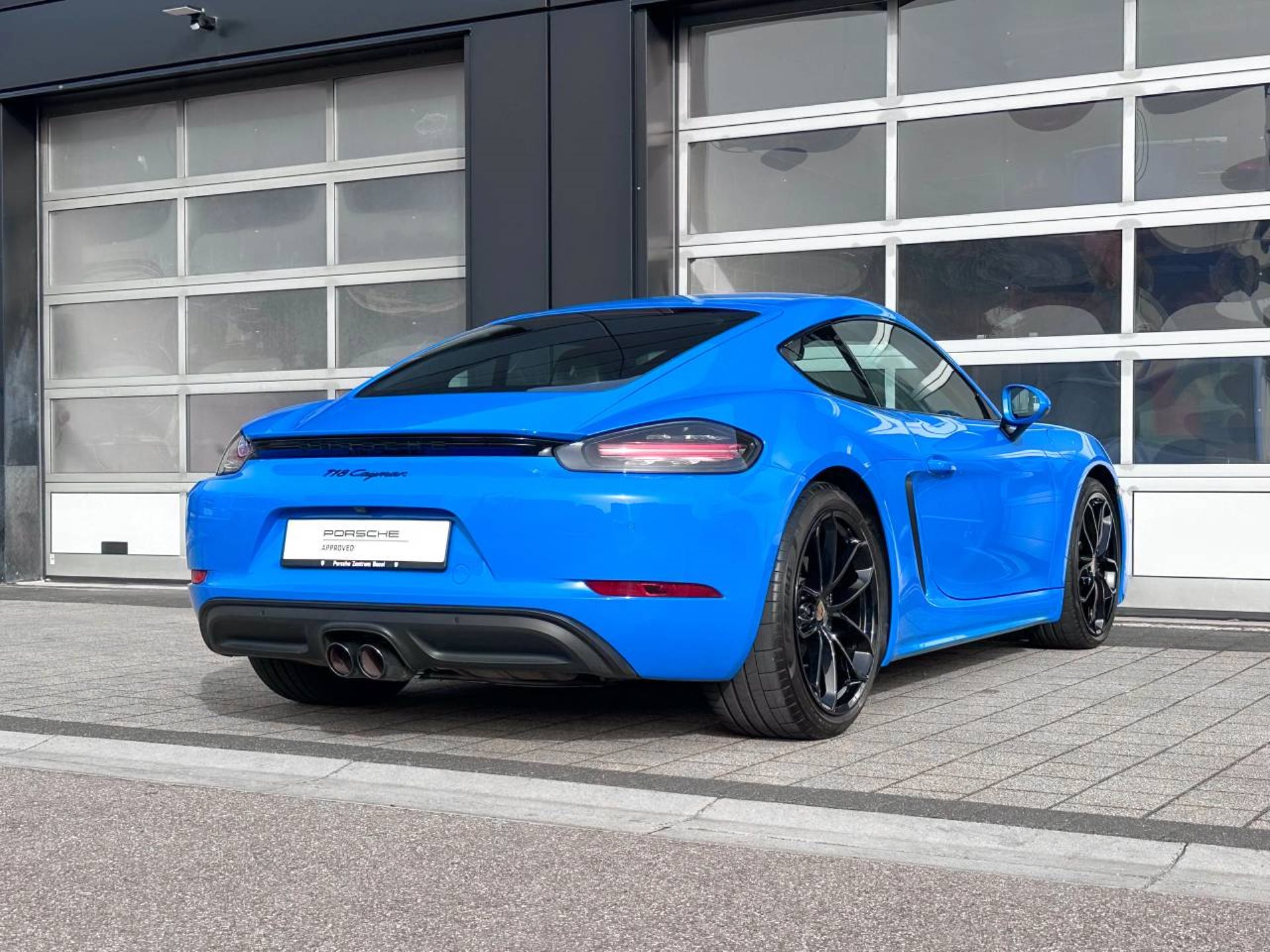 PORSCHE 718 Cayman Style Edition-image-9