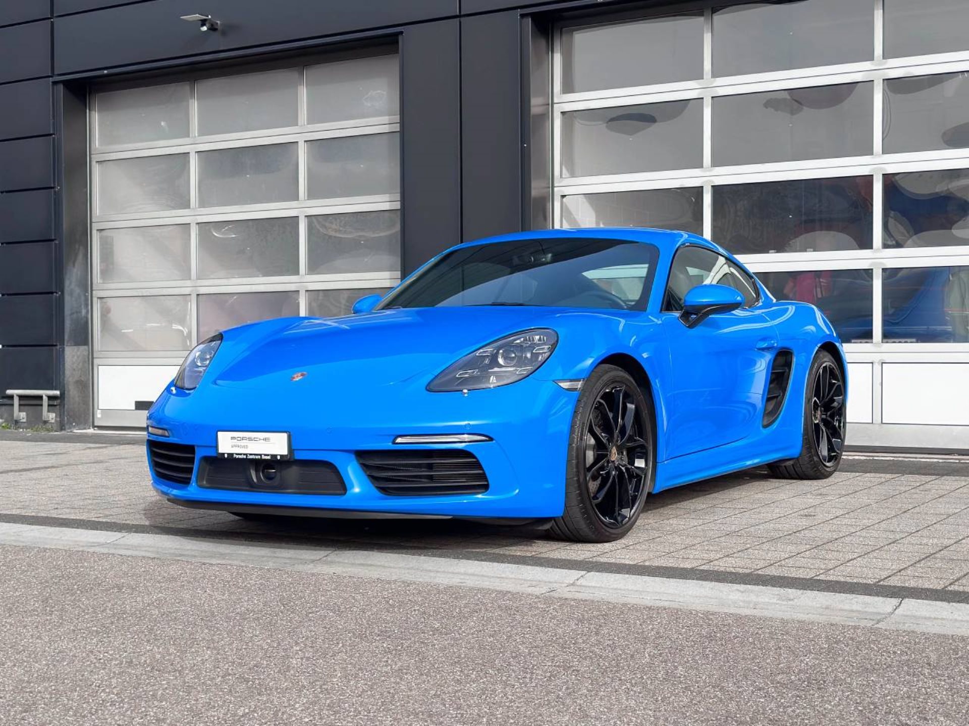 PORSCHE 718 Cayman Style Edition-image-8