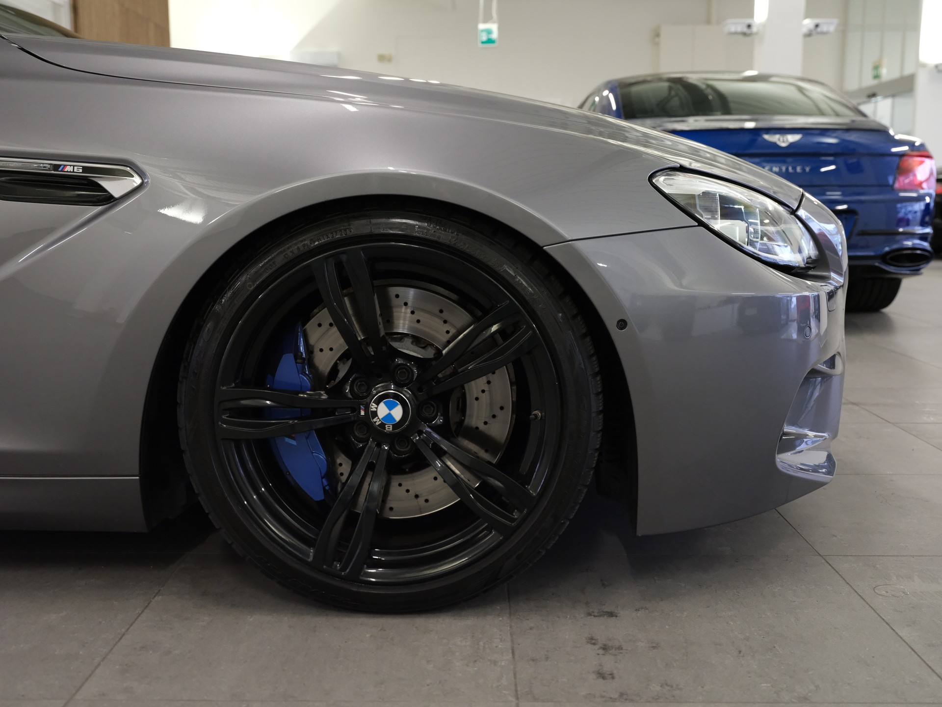 BMW M6 Cabrio Competition Drivelogic *Softclose* *Head-Up* *Harman/Kardon* *Memory-Sitz*-image-8