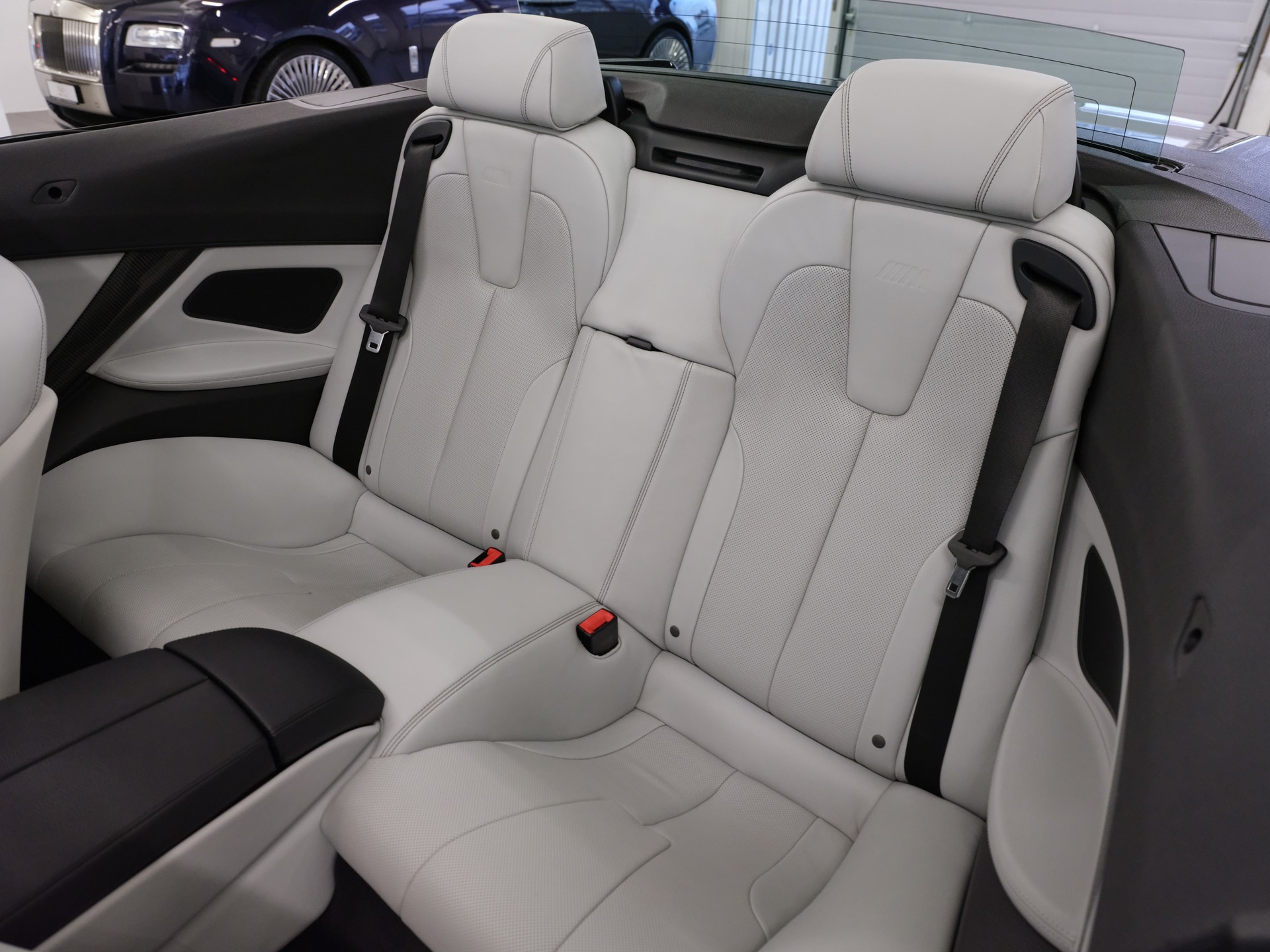 BMW M6 Cabrio Competition Drivelogic *Softclose* *Head-Up* *Harman/Kardon* *Memory-Sitz*-image-31