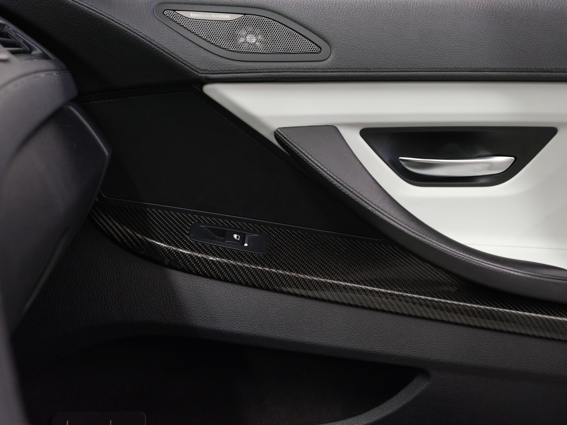 BMW M6 Cabrio Competition Drivelogic *Softclose* *Head-Up* *Harman/Kardon* *Memory-Sitz*-image-29