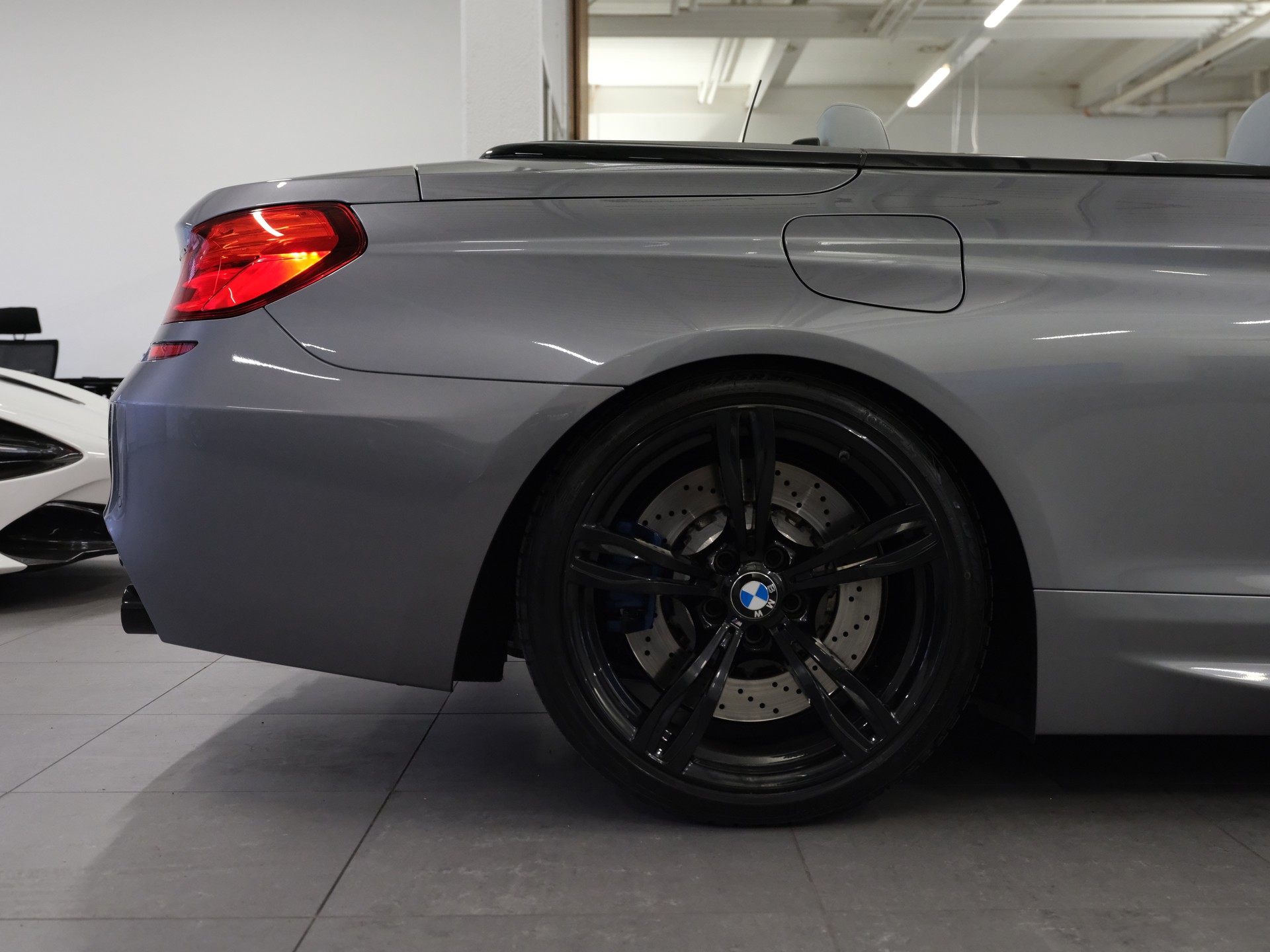 BMW M6 Cabrio Competition Drivelogic *Softclose* *Head-Up* *Harman/Kardon* *Memory-Sitz*-image-13