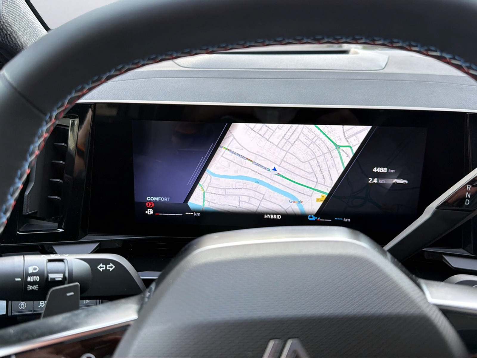 RENAULT Rafale 1.2 E-Tech Plug-in Atelier Alpine-image-11