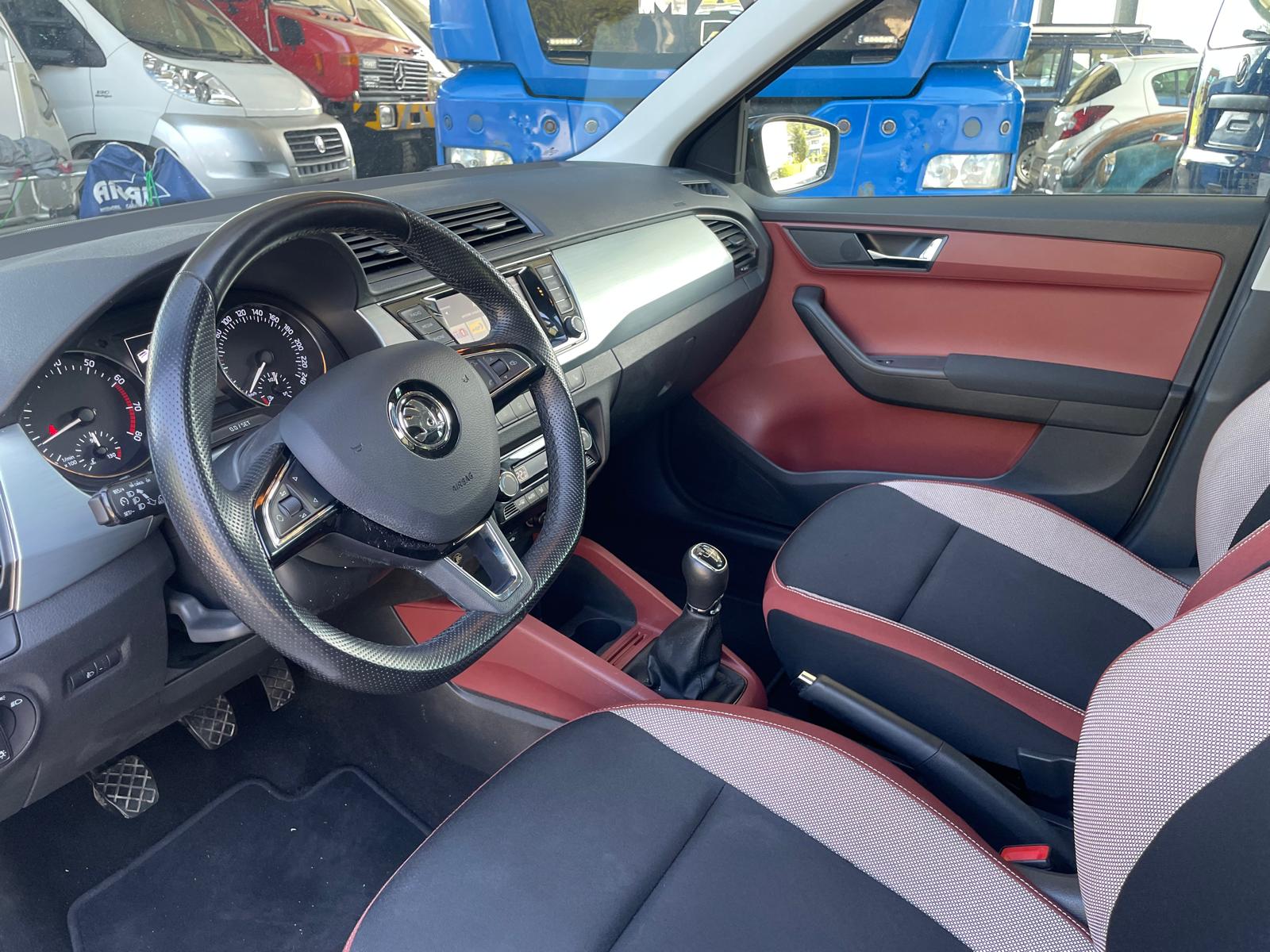 SKODA Fabia 1.2 TSI Monte Carlo-image-12