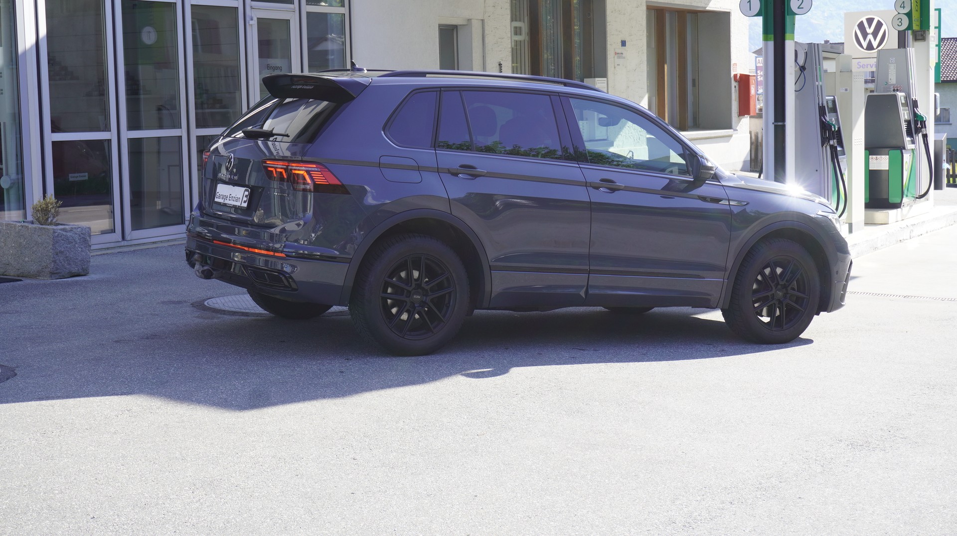 VW Tiguan 2.0TSI R-Line 4Motion DSG-image-7