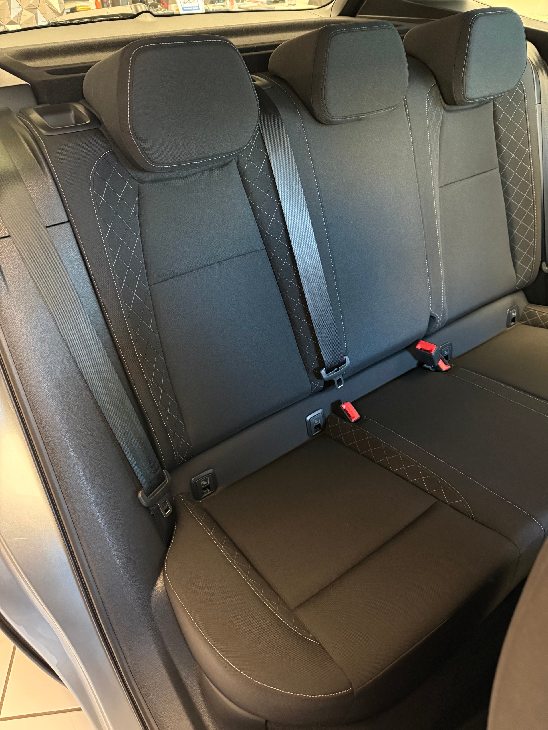 SKODA Karoq 2.0 TDI CR Ambition 4x4 DSG-image-9