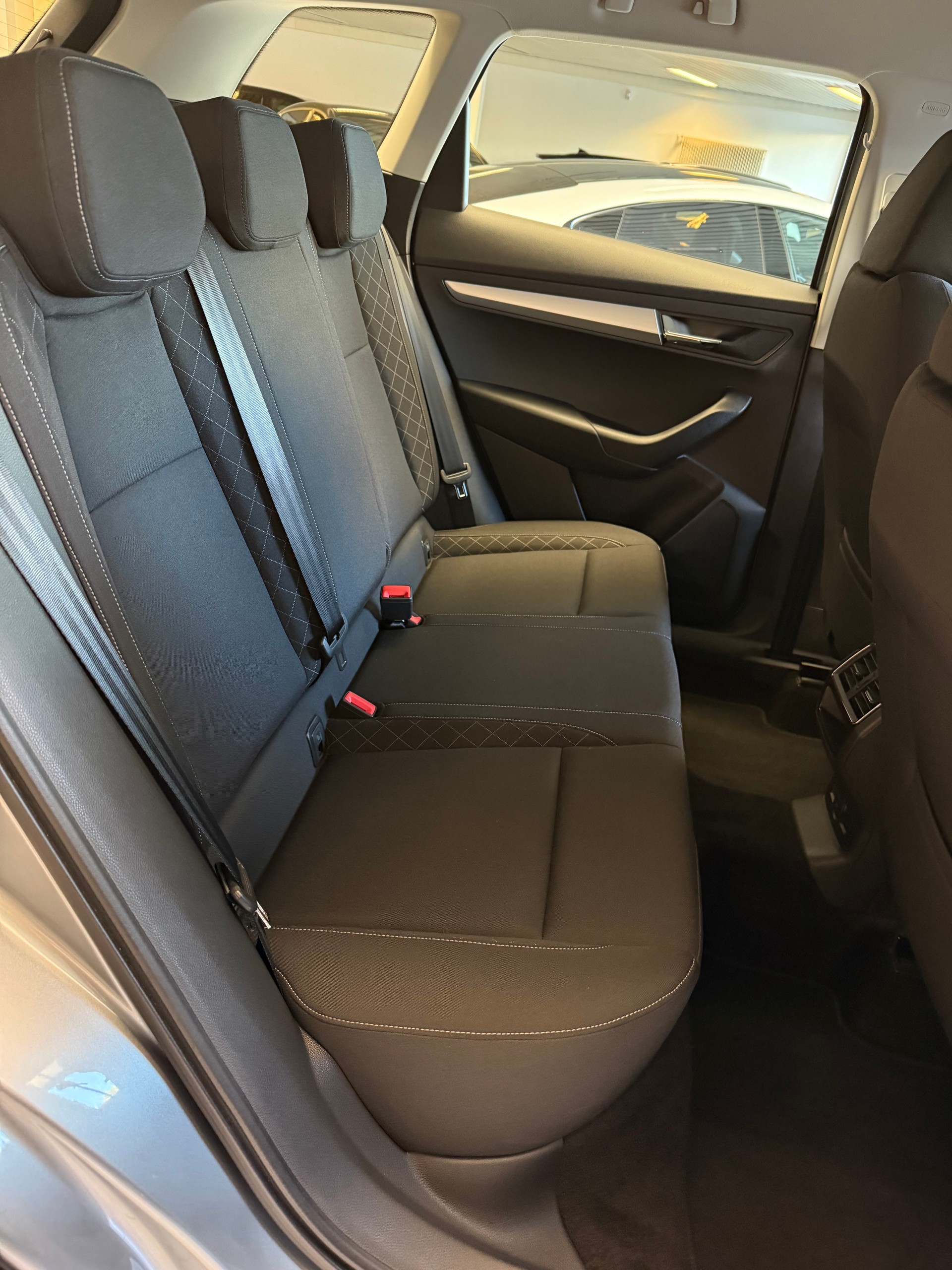 SKODA Karoq 2.0 TDI CR Ambition 4x4 DSG-image-10