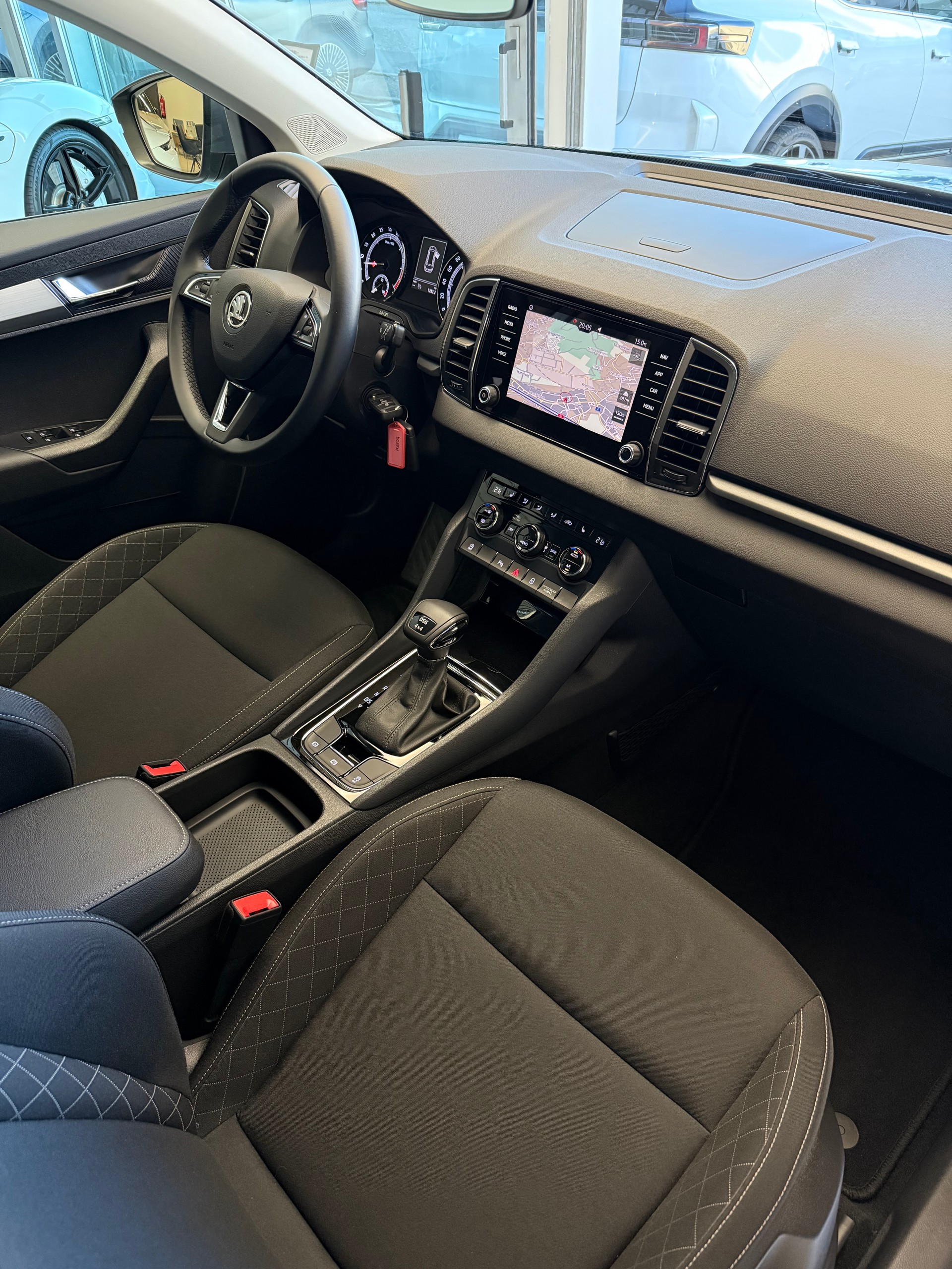 SKODA Karoq 2.0 TDI CR Ambition 4x4 DSG-image-12