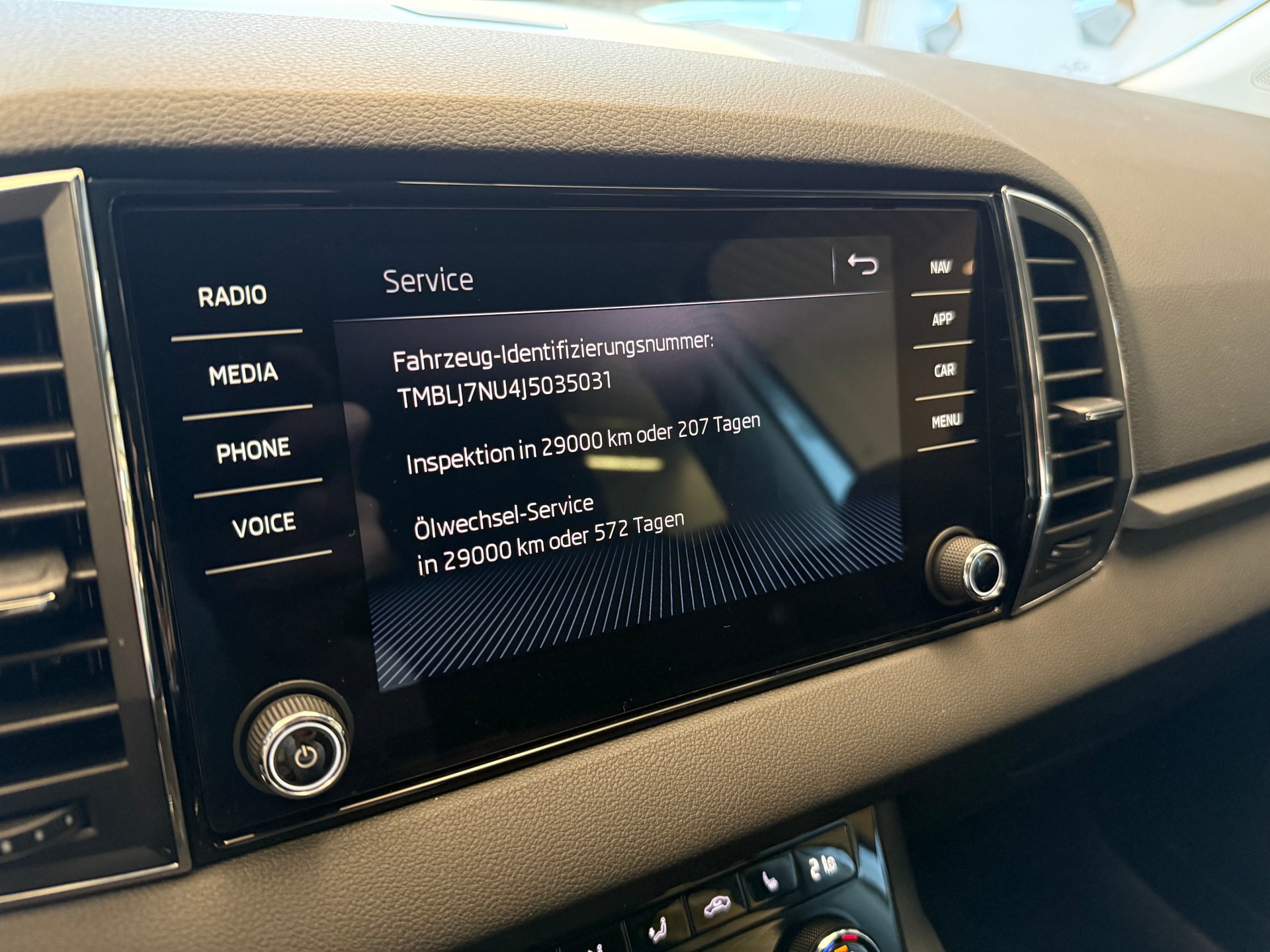 SKODA Karoq 2.0 TDI CR Ambition 4x4 DSG-image-18