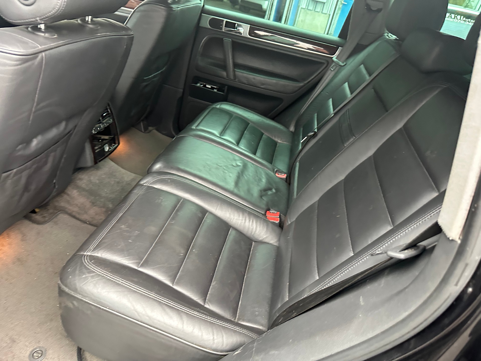 VW Touareg 5.0 TDI V10 Automatic-image-9