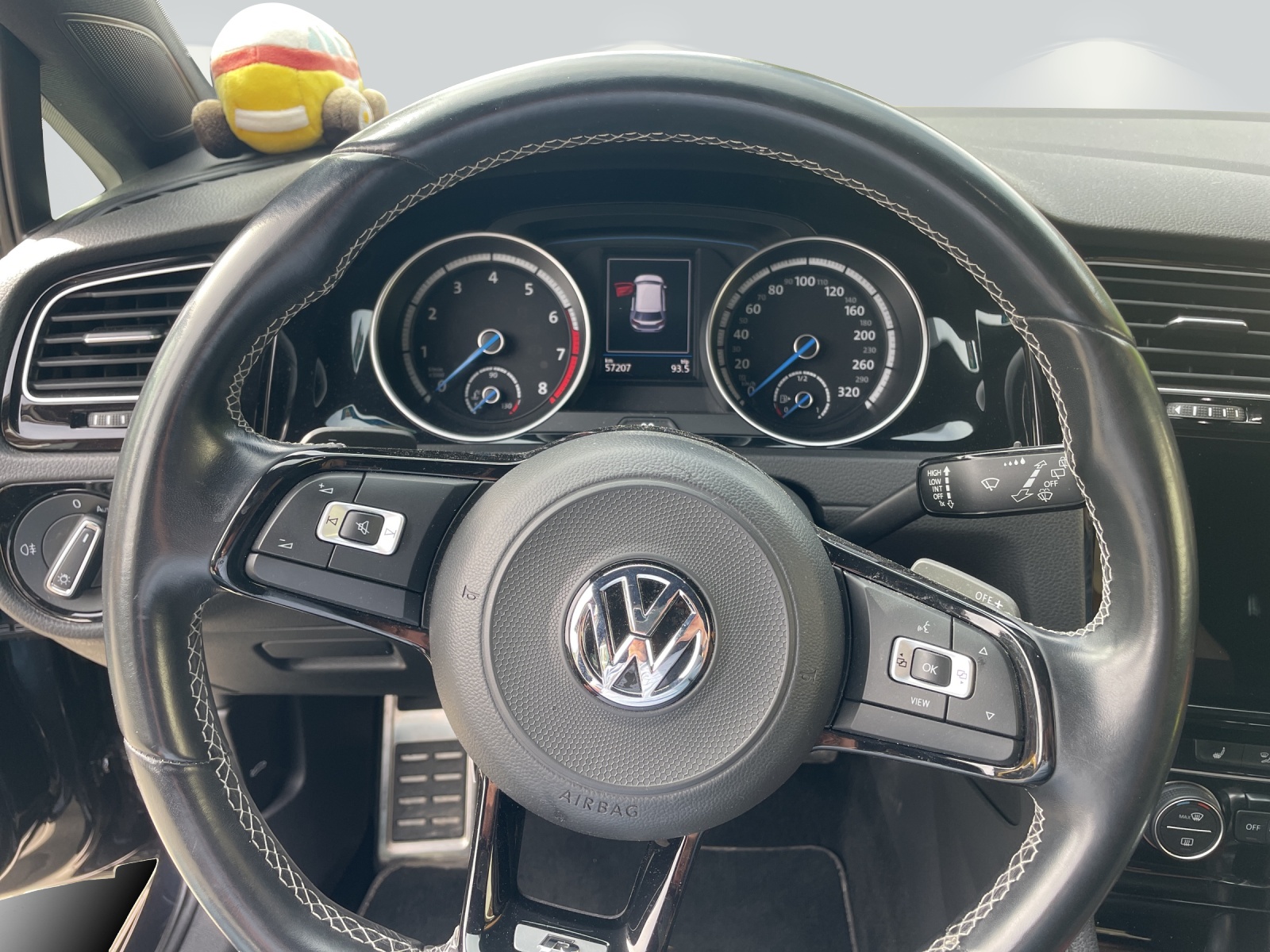 VW Golf R-image-5