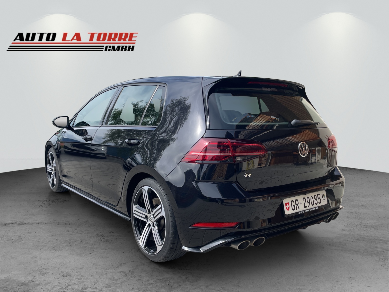 VW Golf R-image-1