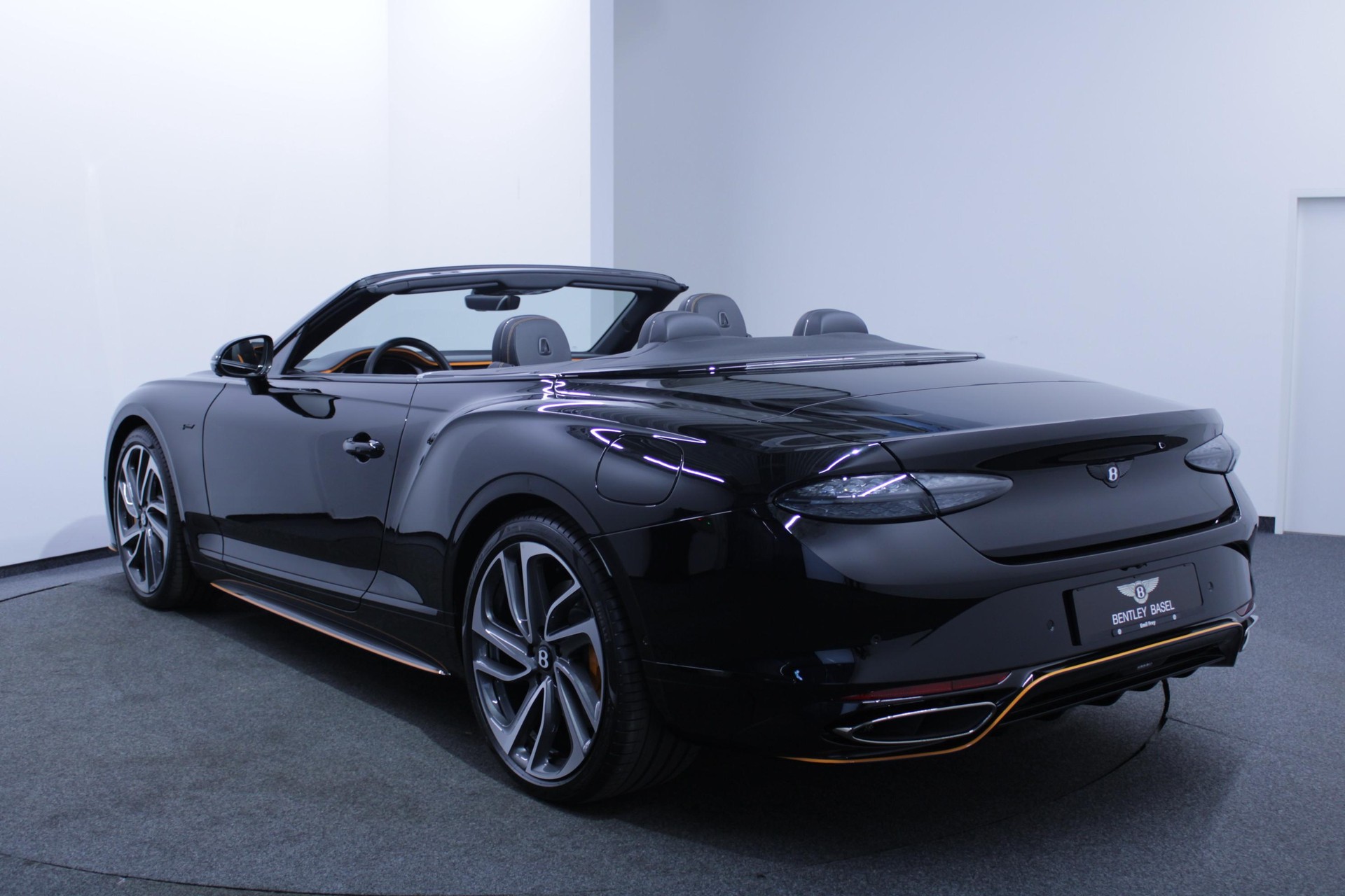 BENTLEY Continental GTC 4.0 V8 Hybrid Speed-showroom-element-3