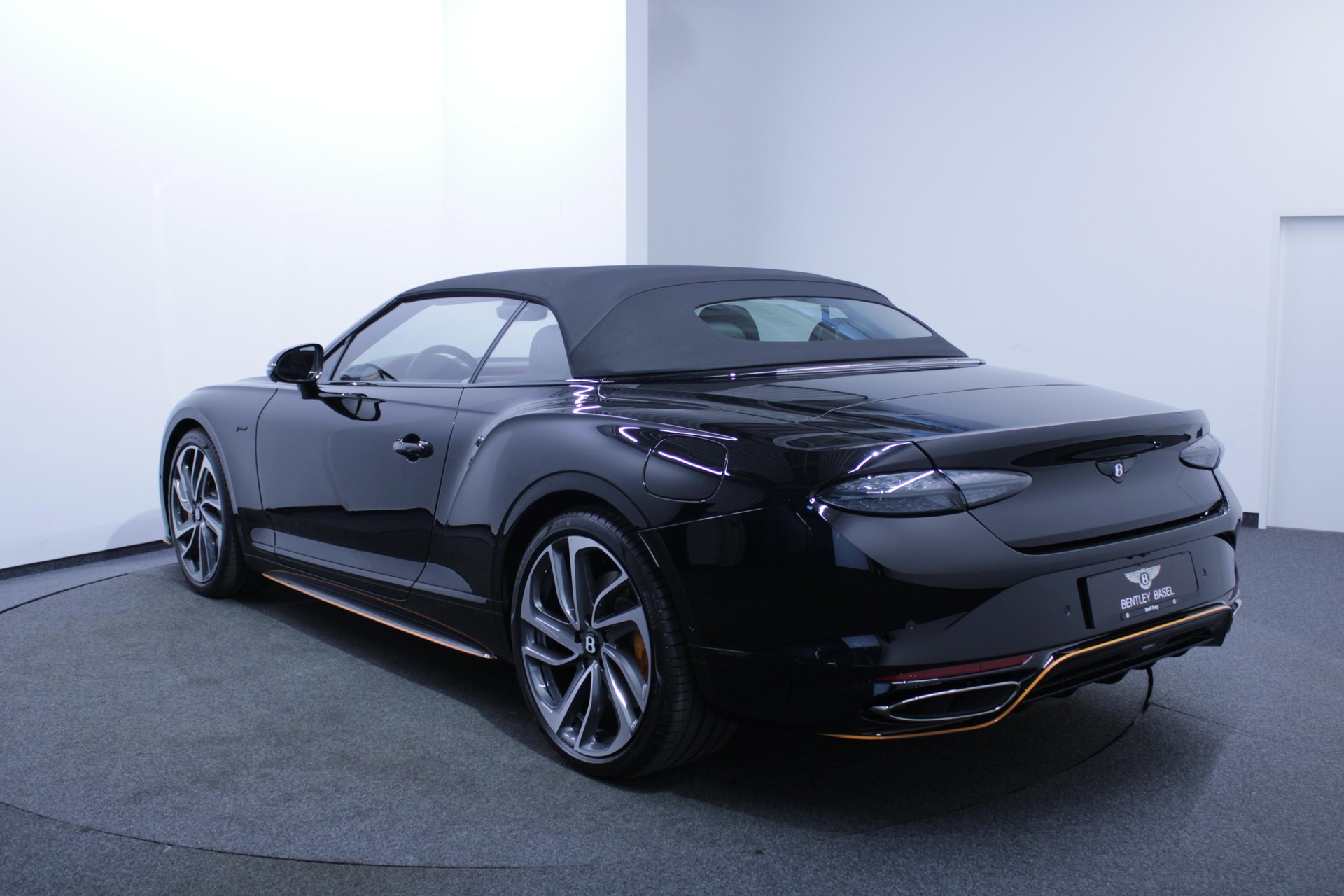 BENTLEY Continental GTC 4.0 V8 Hybrid Speed-image-12
