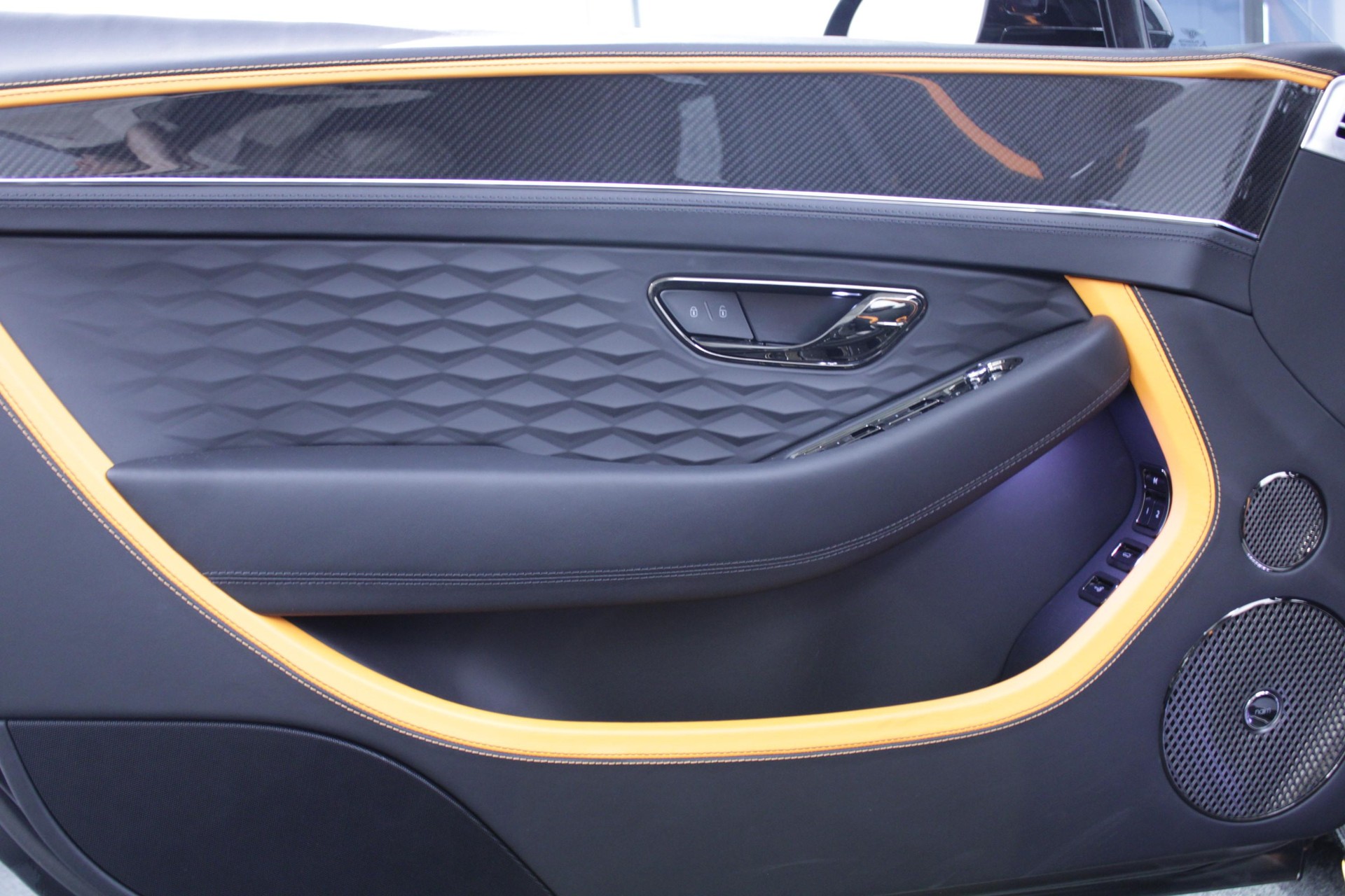 BENTLEY Continental GTC 4.0 V8 Hybrid Speed-image-14