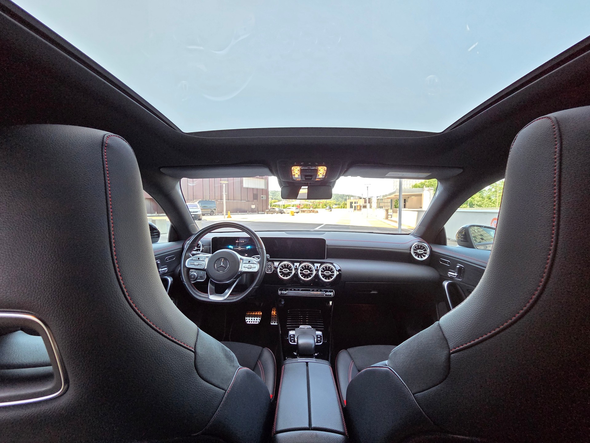 MERCEDES-BENZ CLA Shooting Brake 200 AMG Line 7G-DCT-image-4