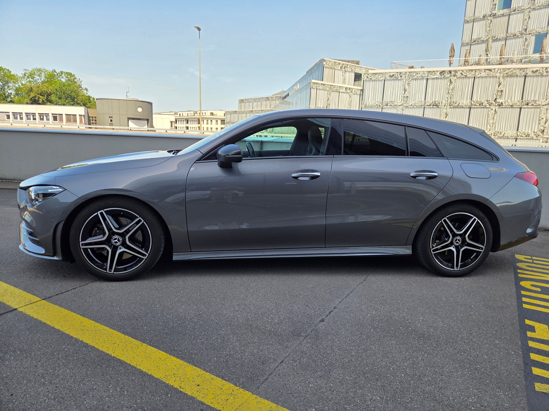 MERCEDES-BENZ CLA Shooting Brake 200 AMG Line 7G-DCT-image-1