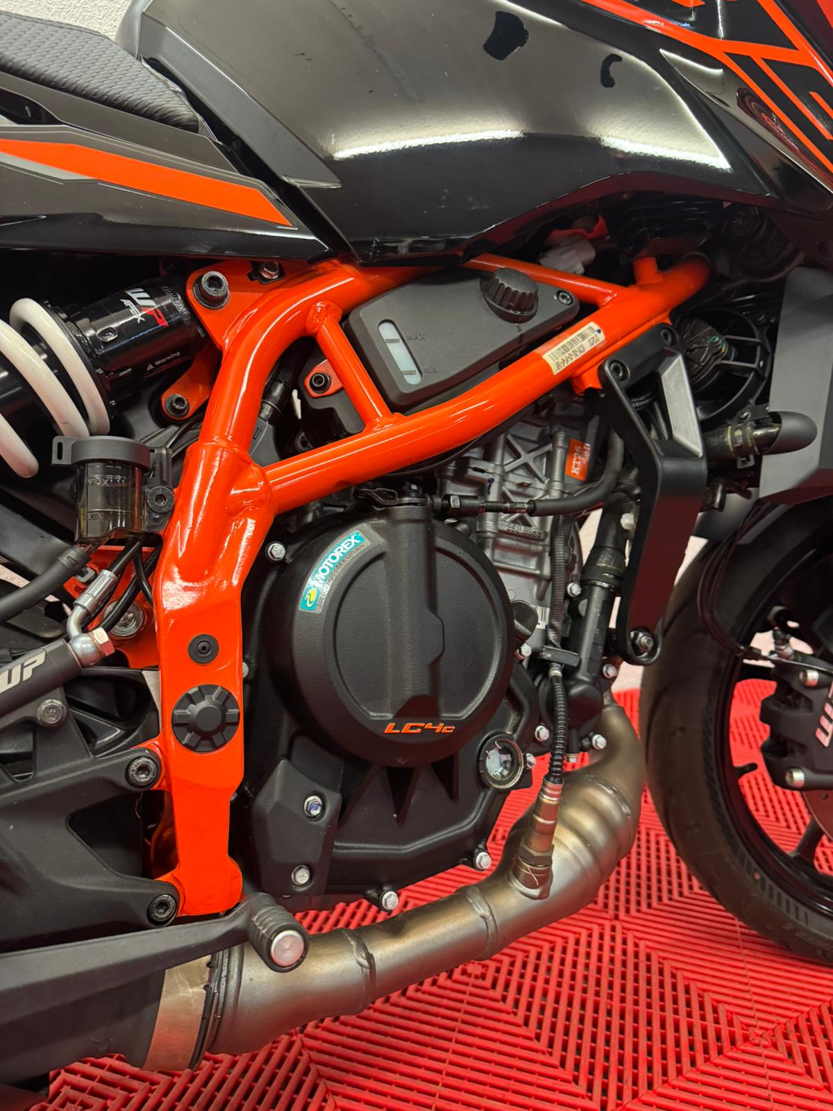KTM 390 Duke-image-8