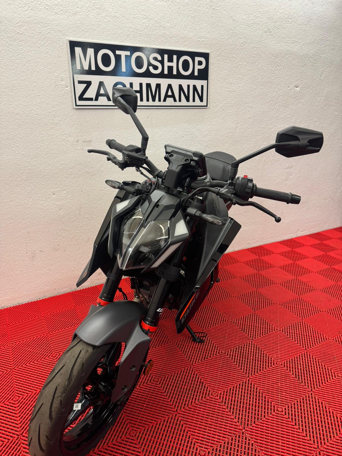 KTM 390 Duke-image-7