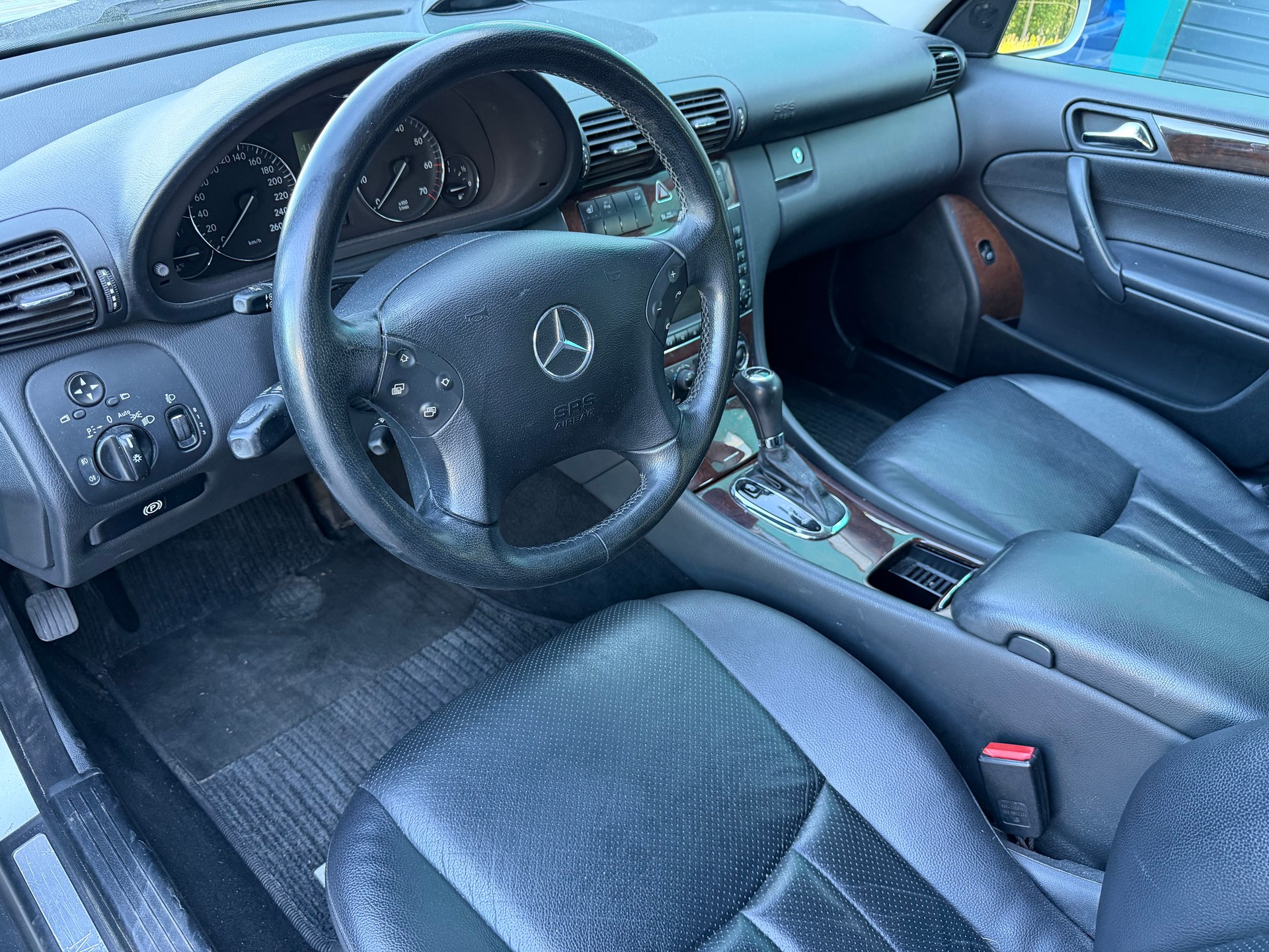 MERCEDES-BENZ C 240 Elégance 4Matic Automatic-image-10