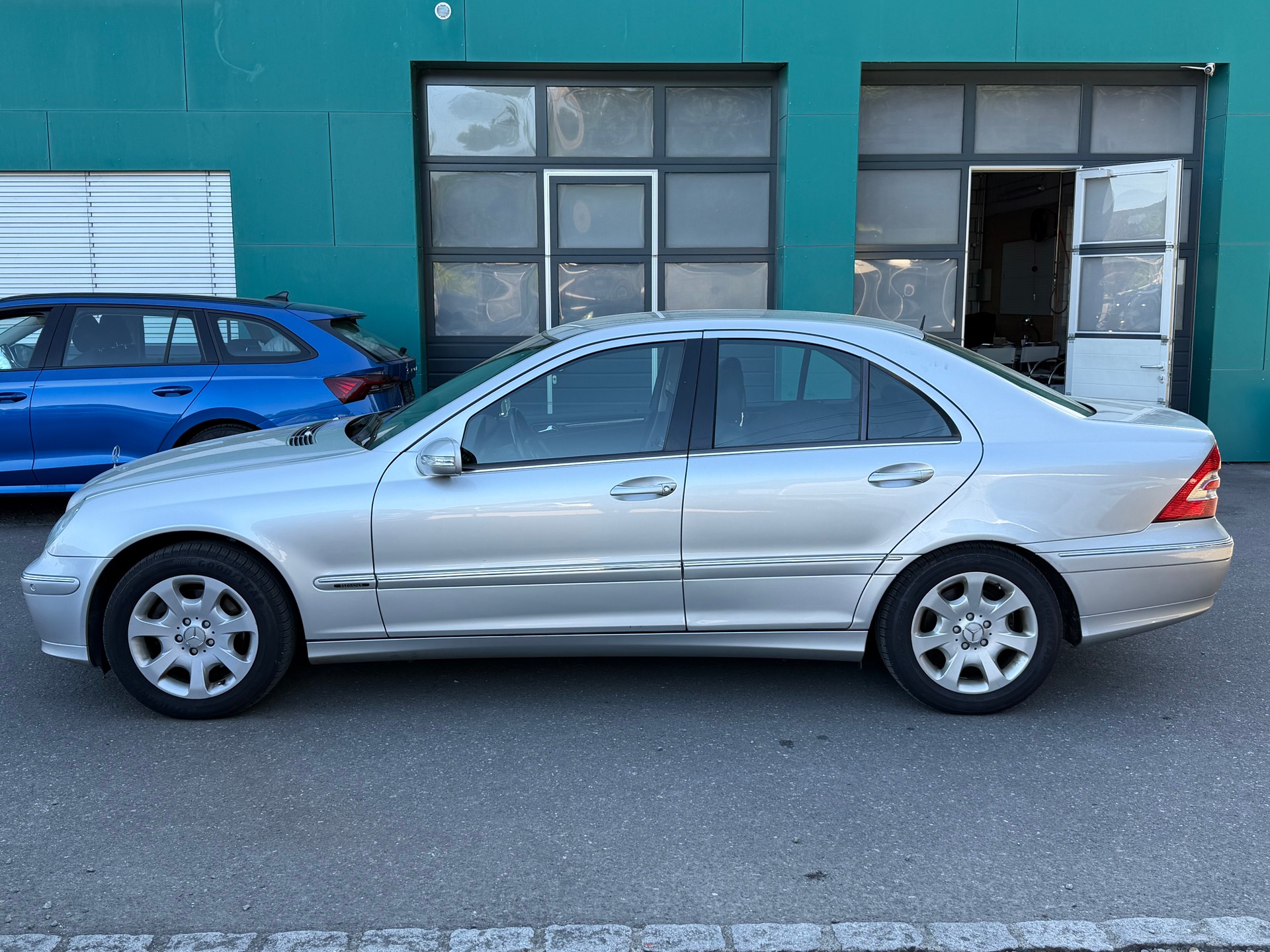 MERCEDES-BENZ C 240 Elégance 4Matic Automatic-image-7