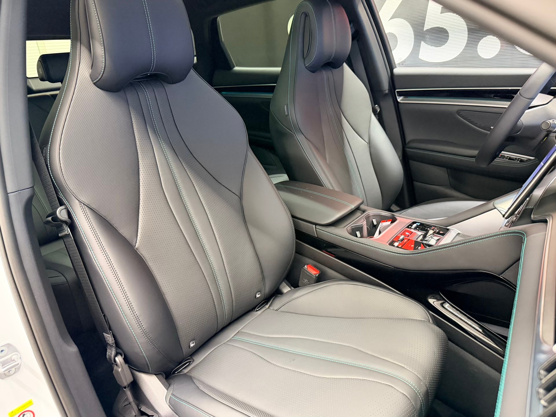 BYD Seal U DM-i Design AWD-image-23