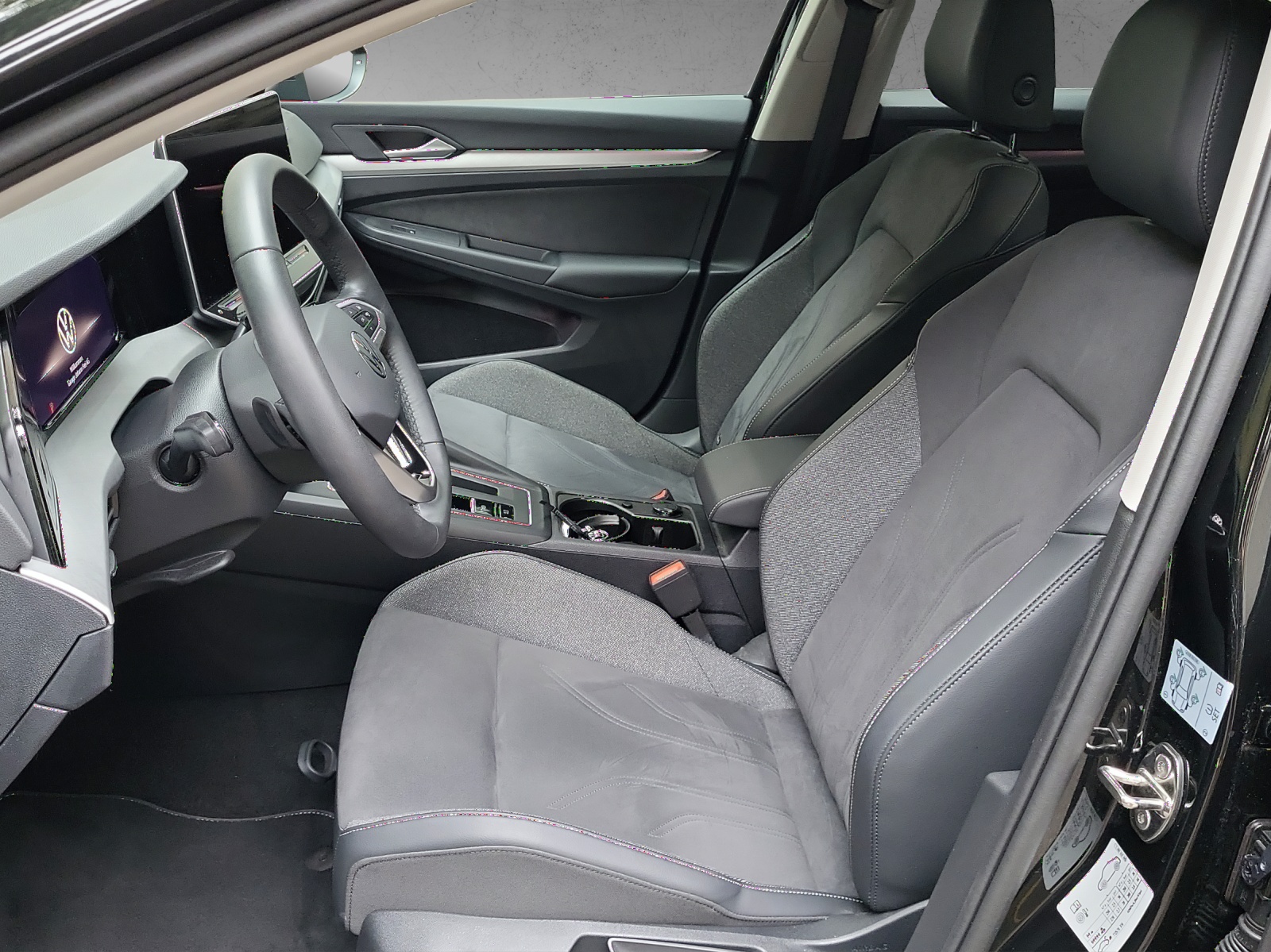 VW Golf United 1.5eTSI 115PS DSG-image-8
