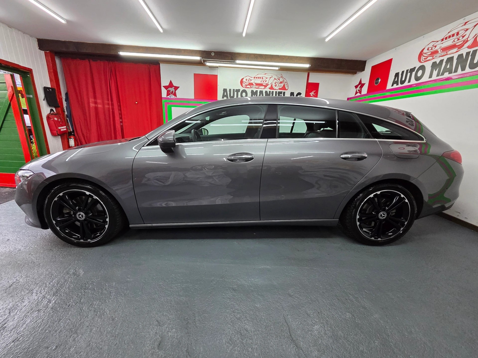 MERCEDES-BENZ CLA Shooting Brake 220 d 4Matic Progressive-image-3