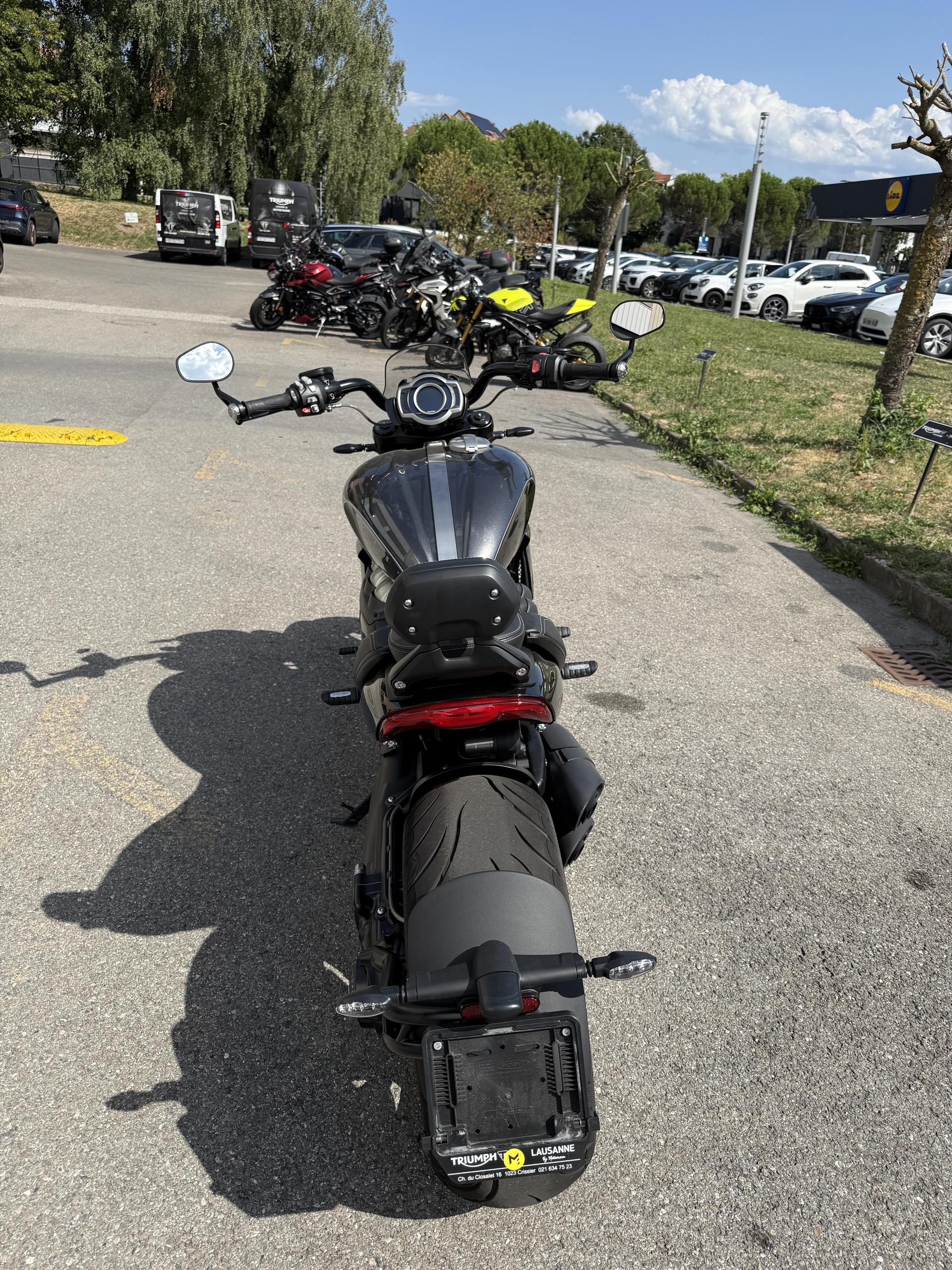 TRIUMPH Rocket 3 GT Storm-showroom-element-3