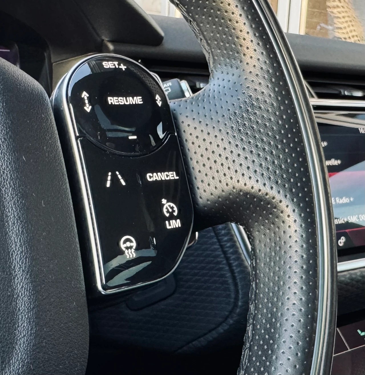 LAND ROVER Range Rover Velar R-Dynamic D 240 Sport Automatic-image-14
