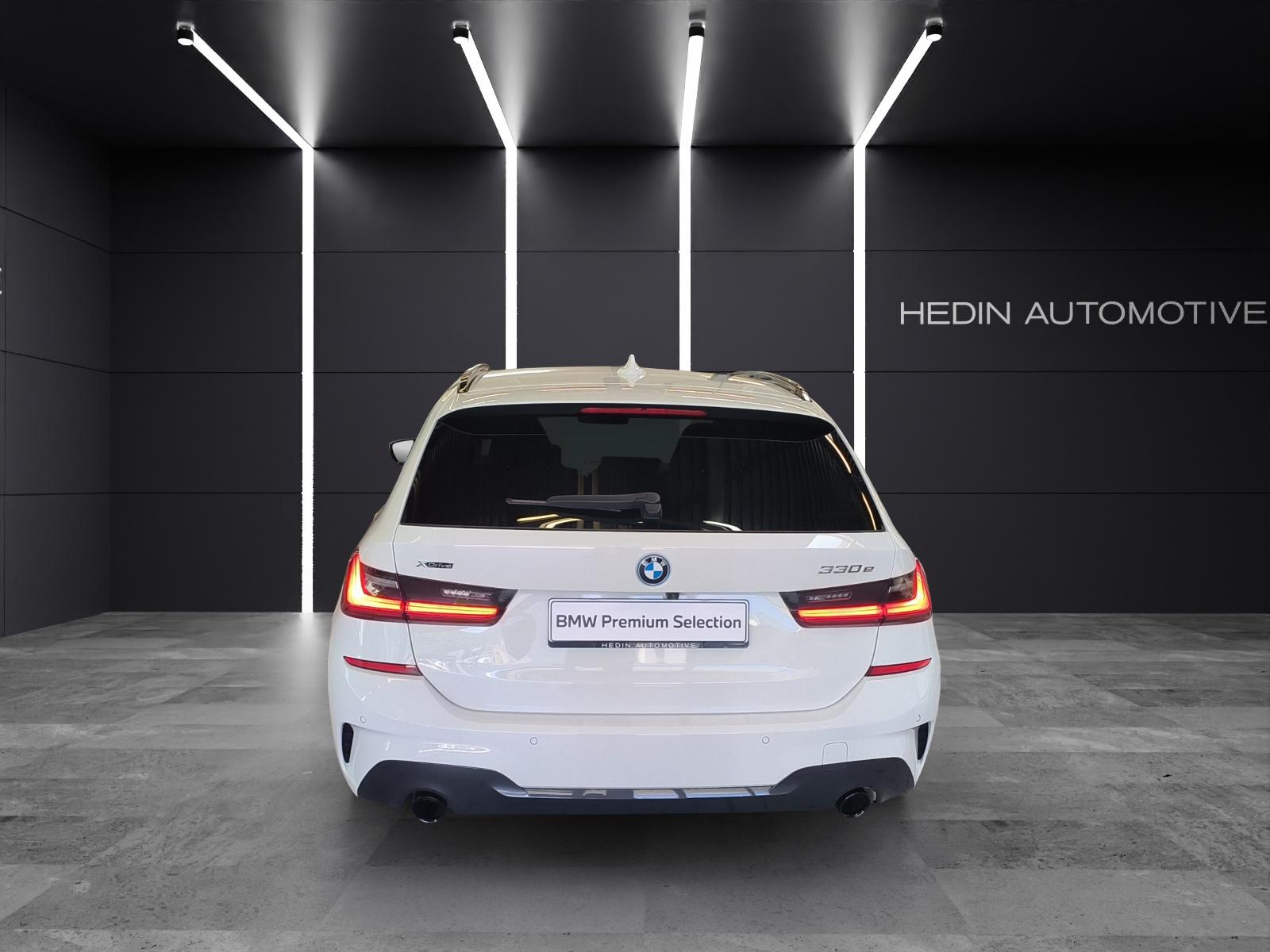 BMW 330e xDrive SAG Touring-showroom-element-3