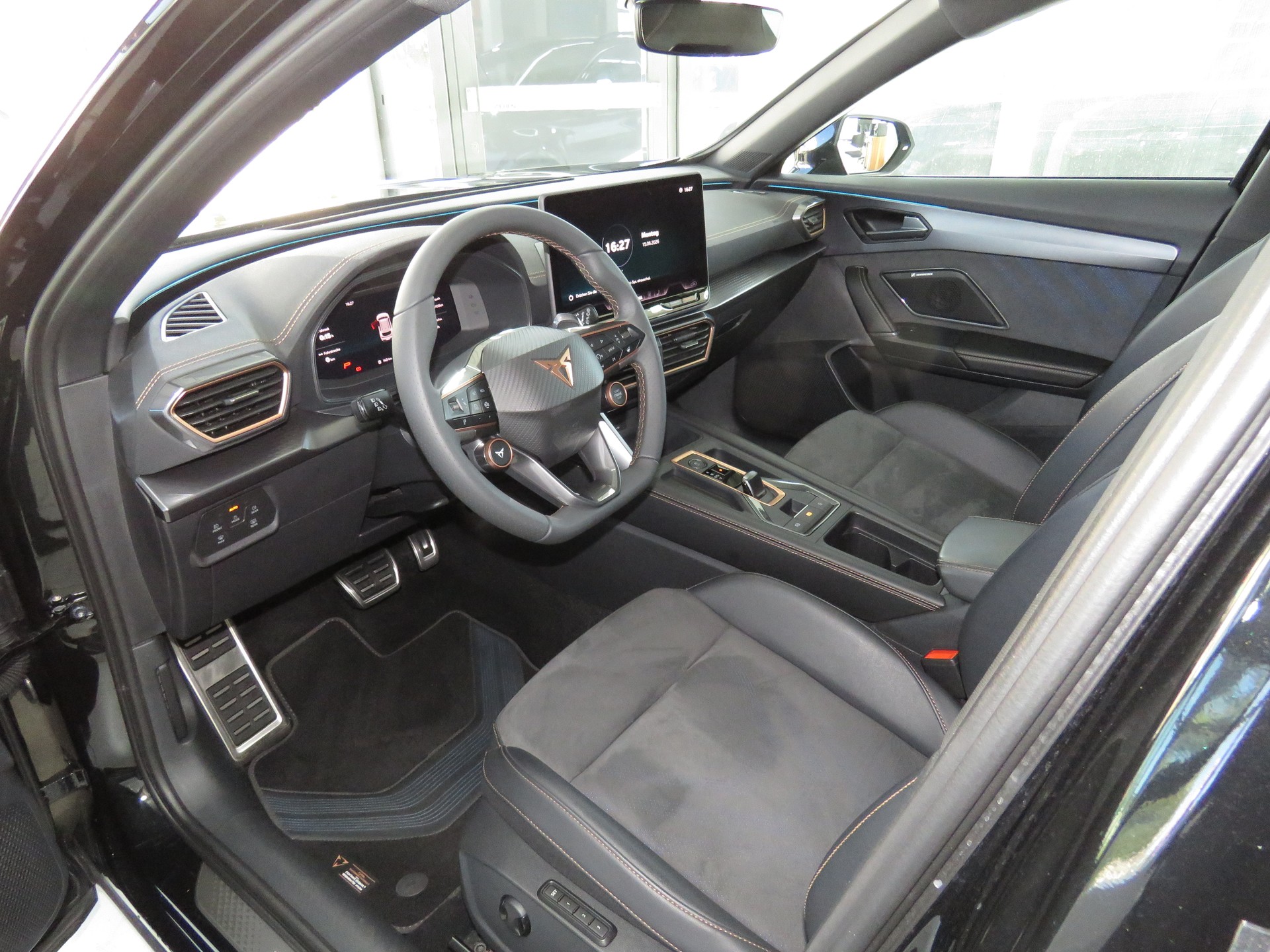 CUPRA Formentor 1.5 TSI Hybrid DSG (Automat)-image-6