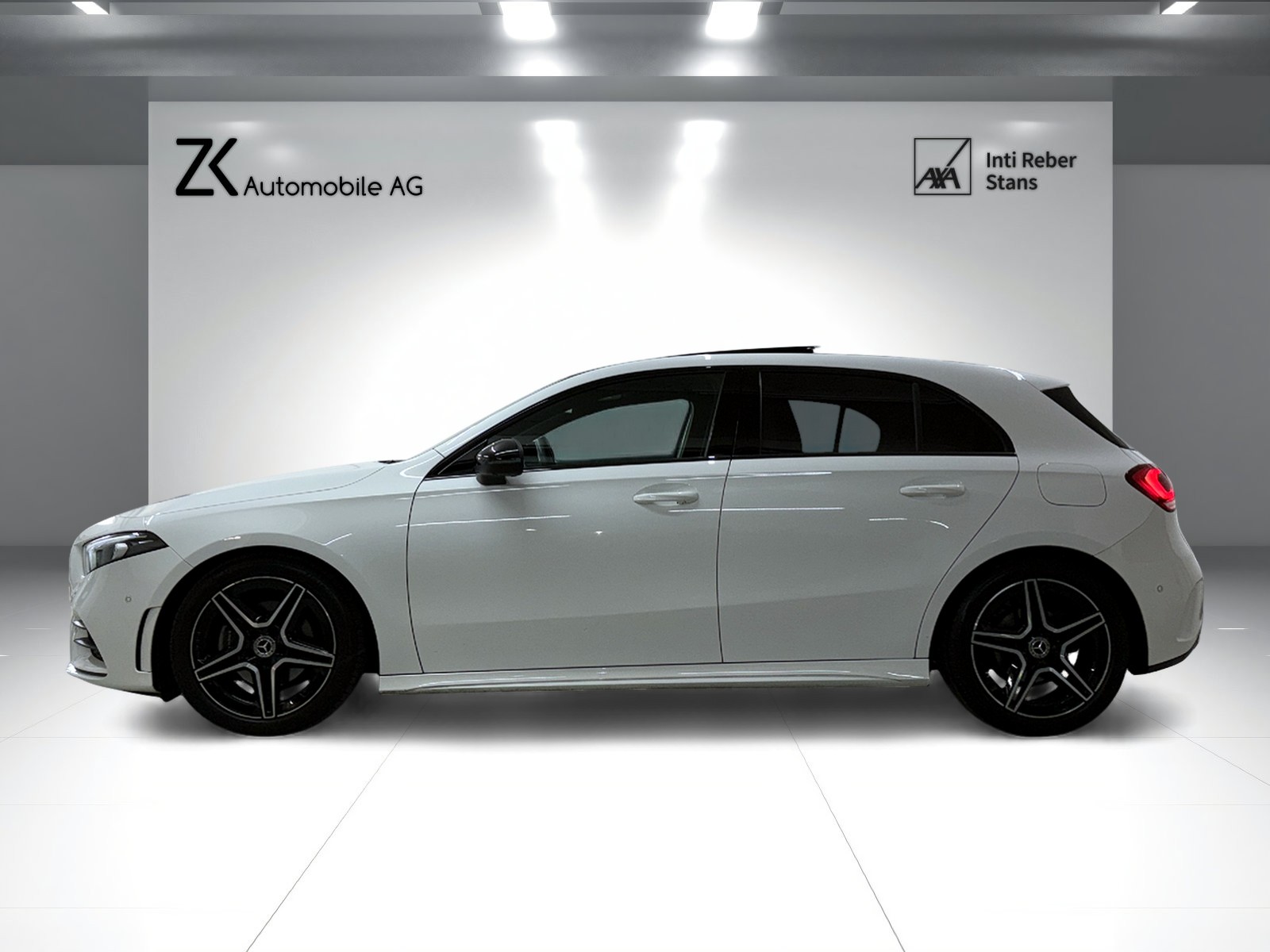 MERCEDES-BENZ A 180 AMG Line Polarweiss 7G-DCT / 360° Kamera / Panoramadach / Leder / Night Paket /-showroom-element-2