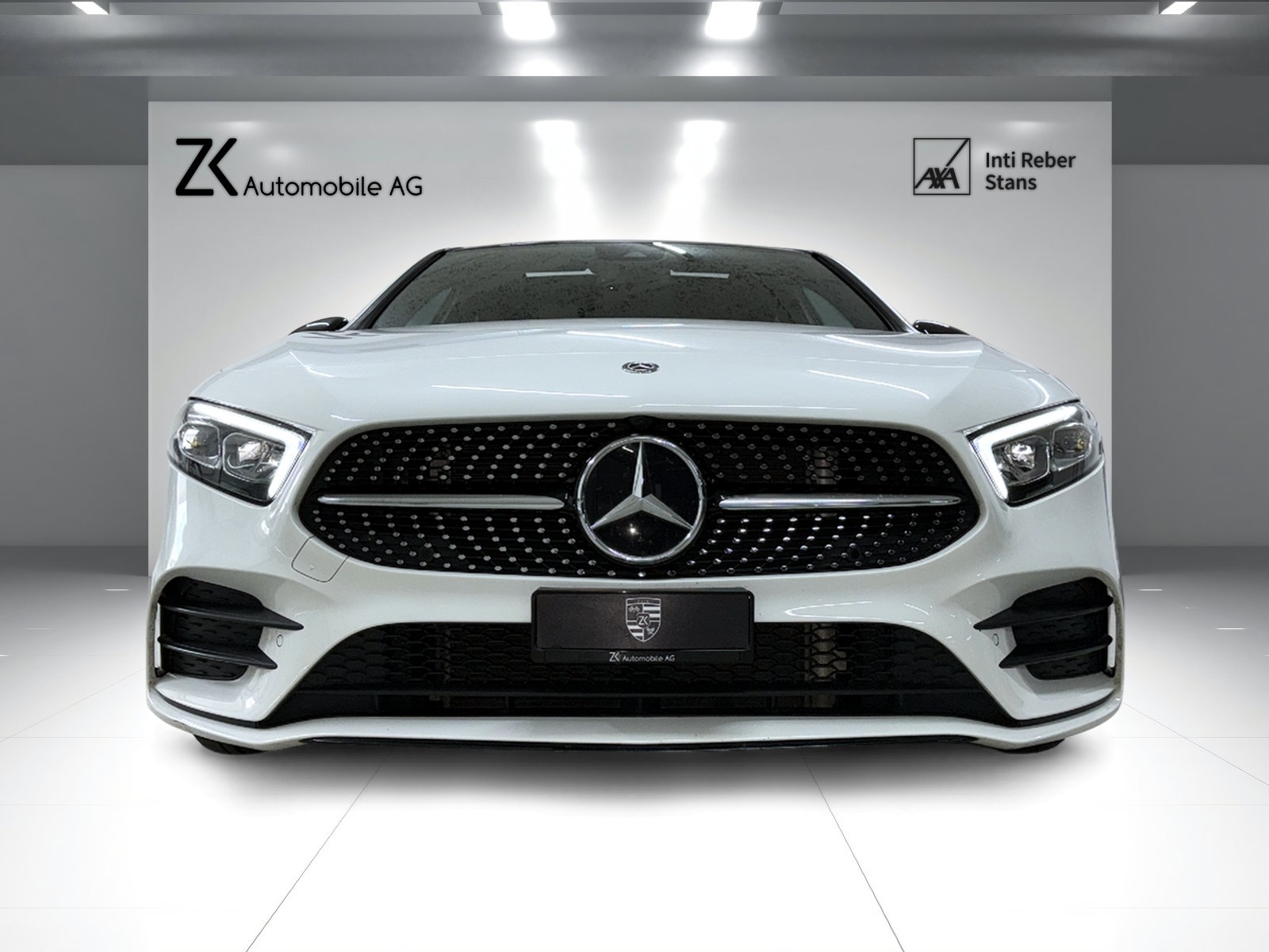 MERCEDES-BENZ A 180 AMG Line Polarweiss 7G-DCT / 360° Kamera / Panoramadach / Leder / Night Paket /-showroom-element-3
