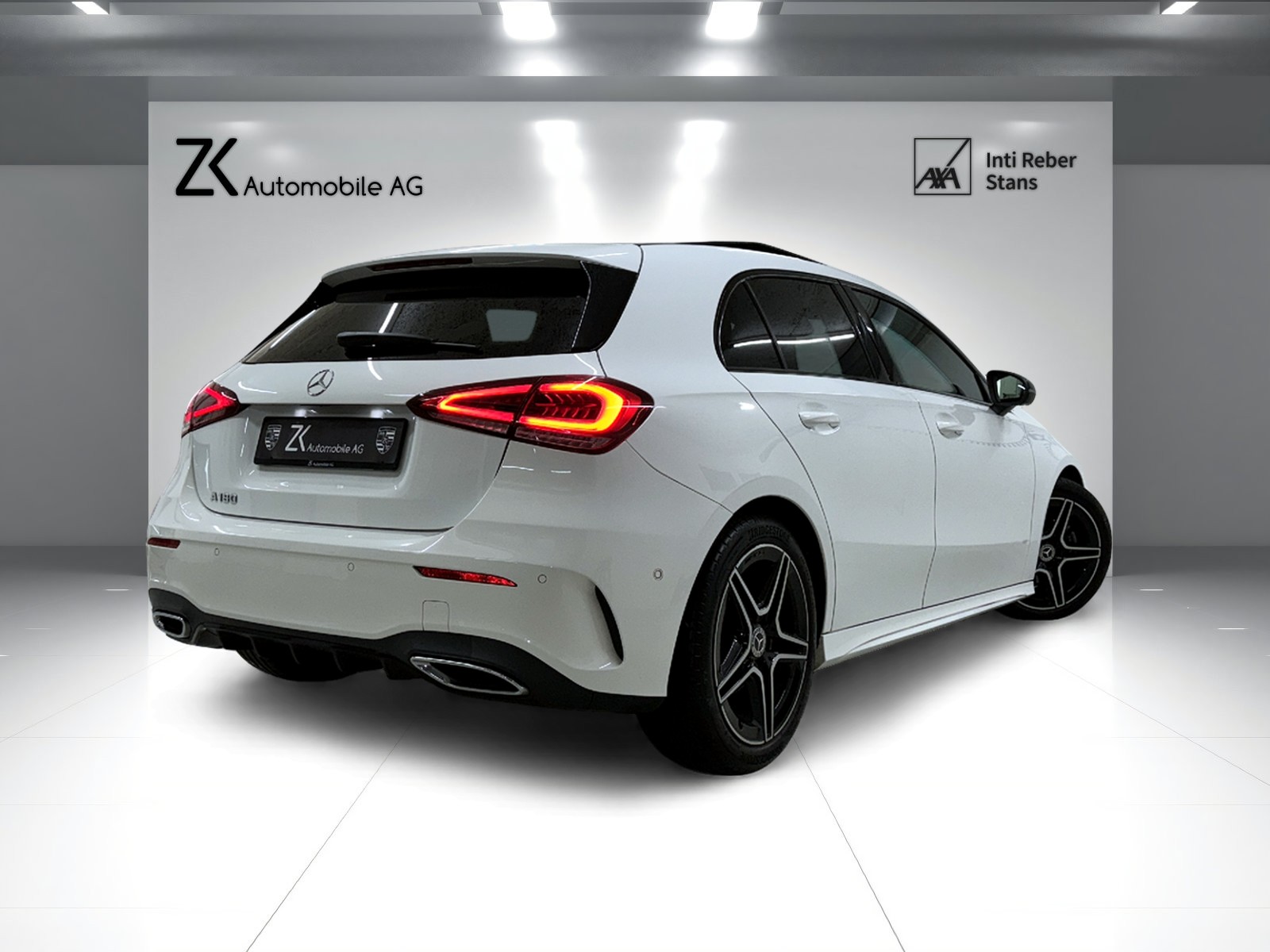 MERCEDES-BENZ A 180 AMG Line Polarweiss 7G-DCT / 360° Kamera / Panoramadach / Leder / Night Paket /-showroom-element-1